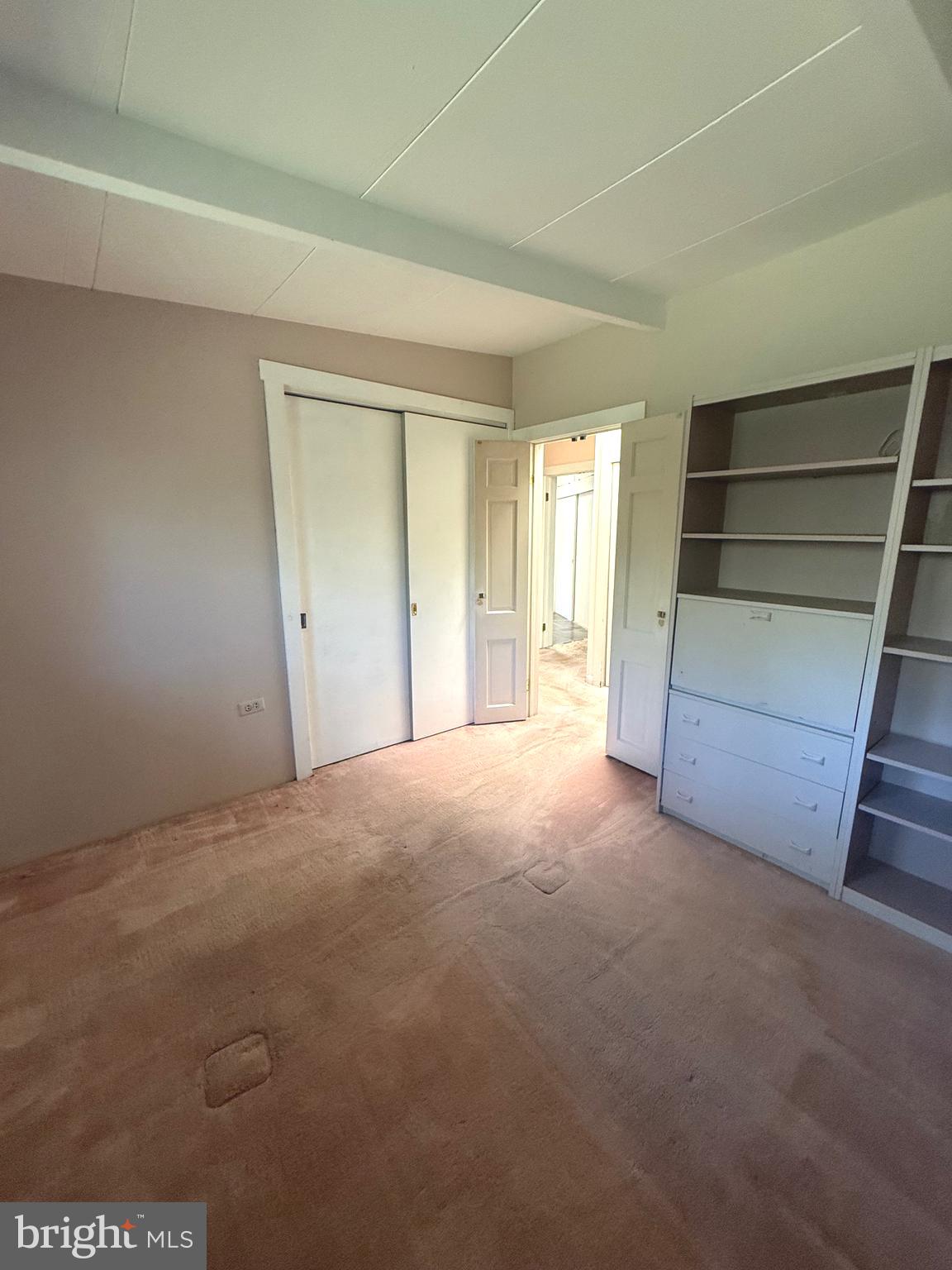 COLONIAL HILLS - Residential