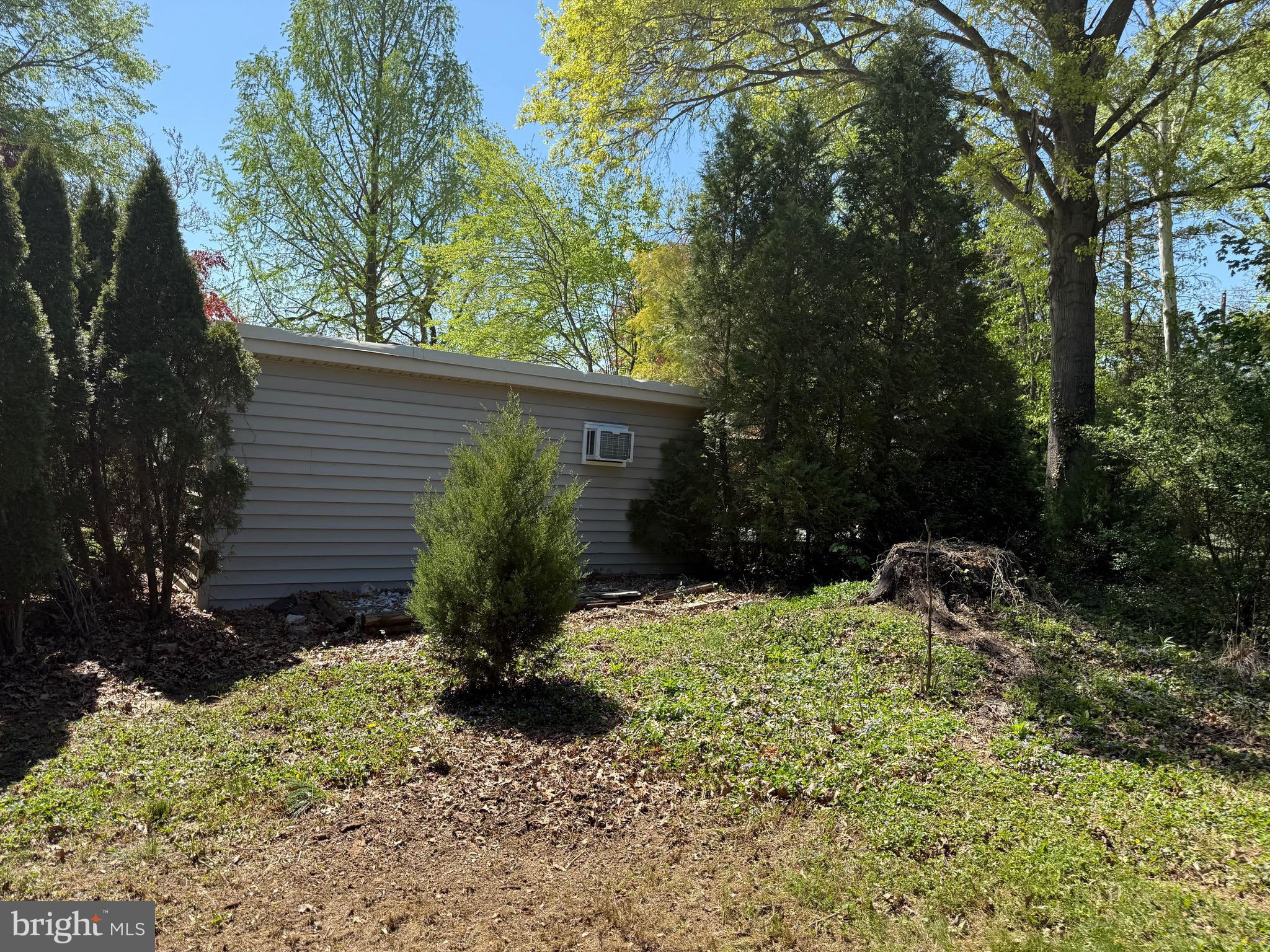 COLONIAL HILLS - Residential