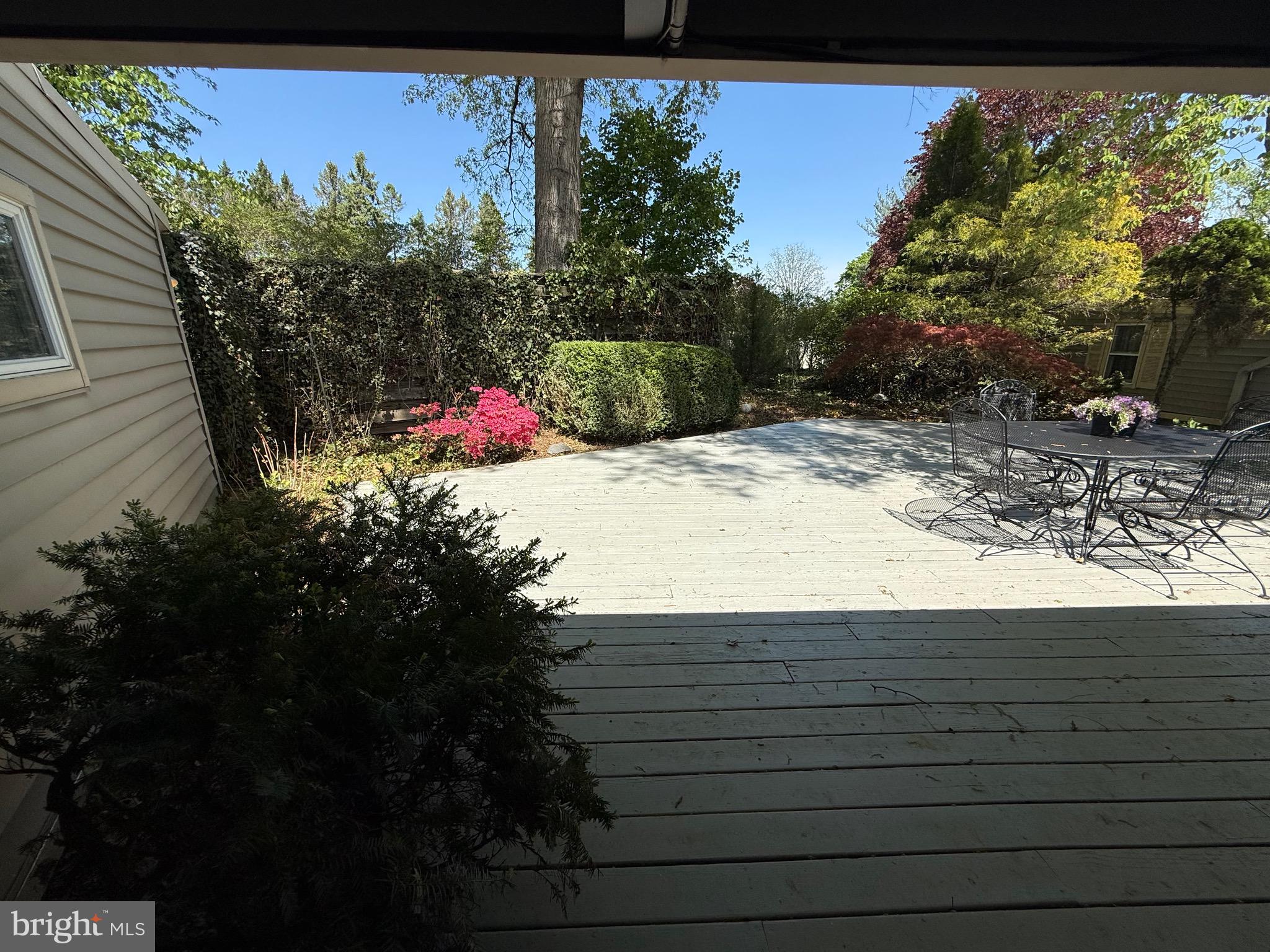 COLONIAL HILLS - Residential
