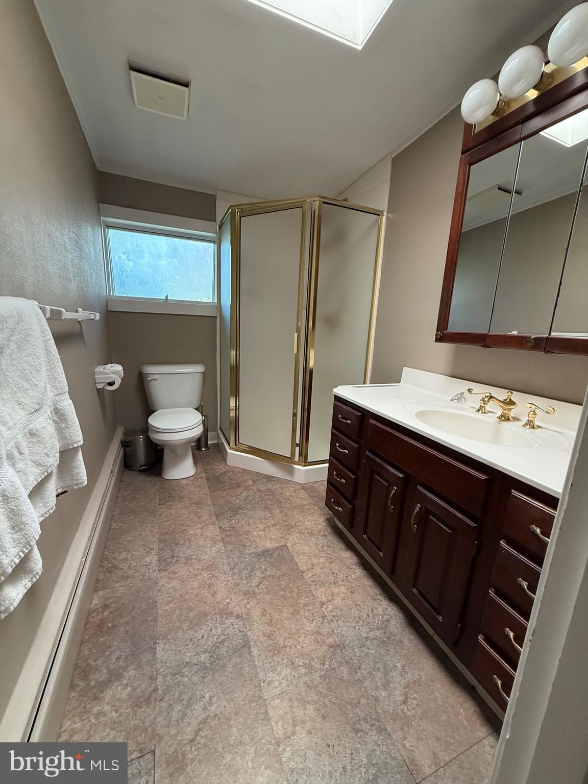 COLONIAL HILLS - Residential