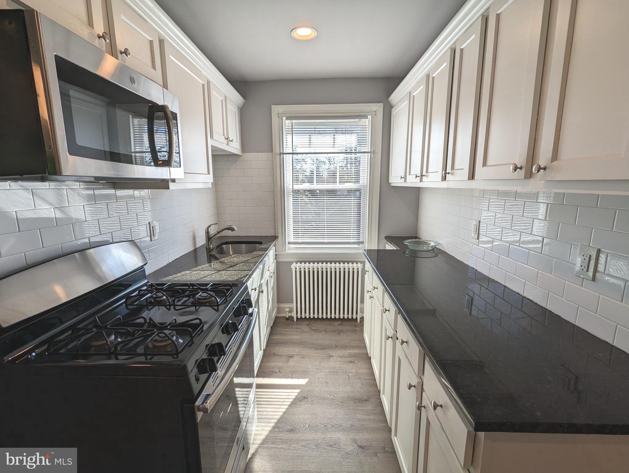 LAUREL - Residential Lease