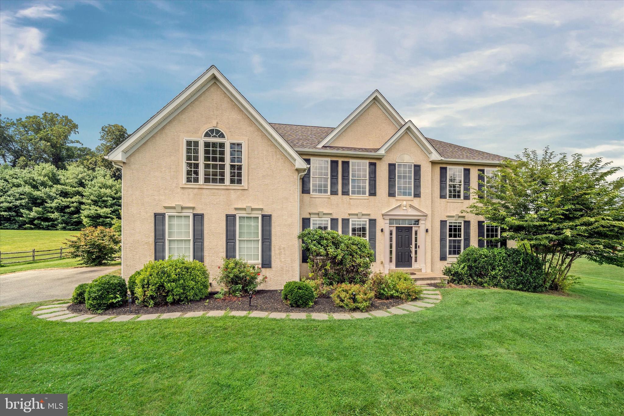 424 BUTTONWOOD LANE