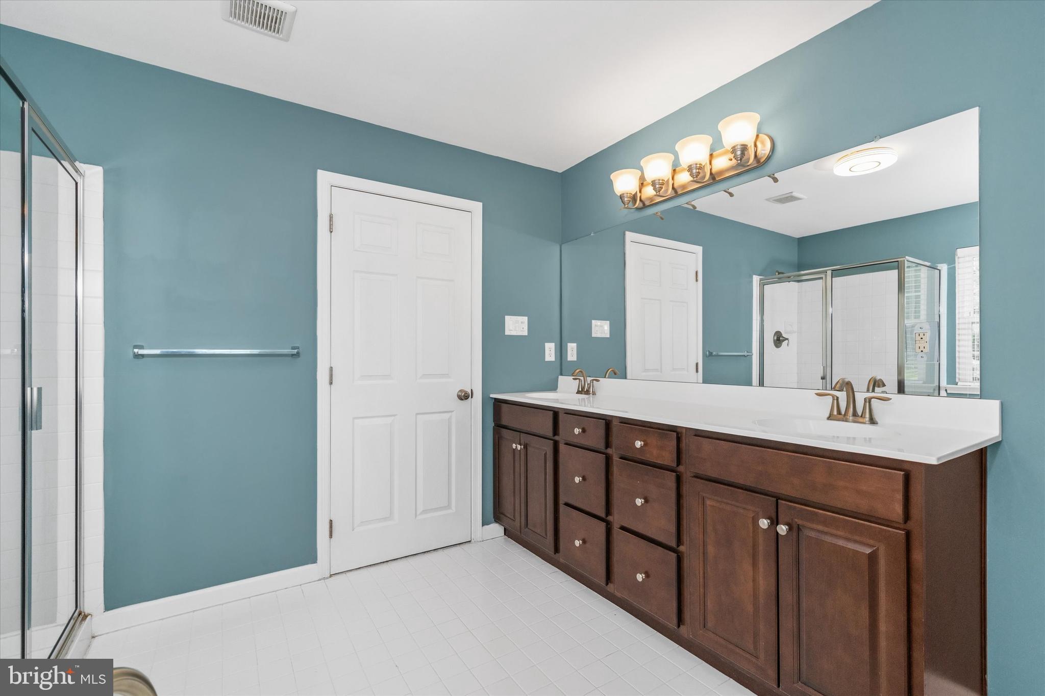 CENTURY OAK - Residential