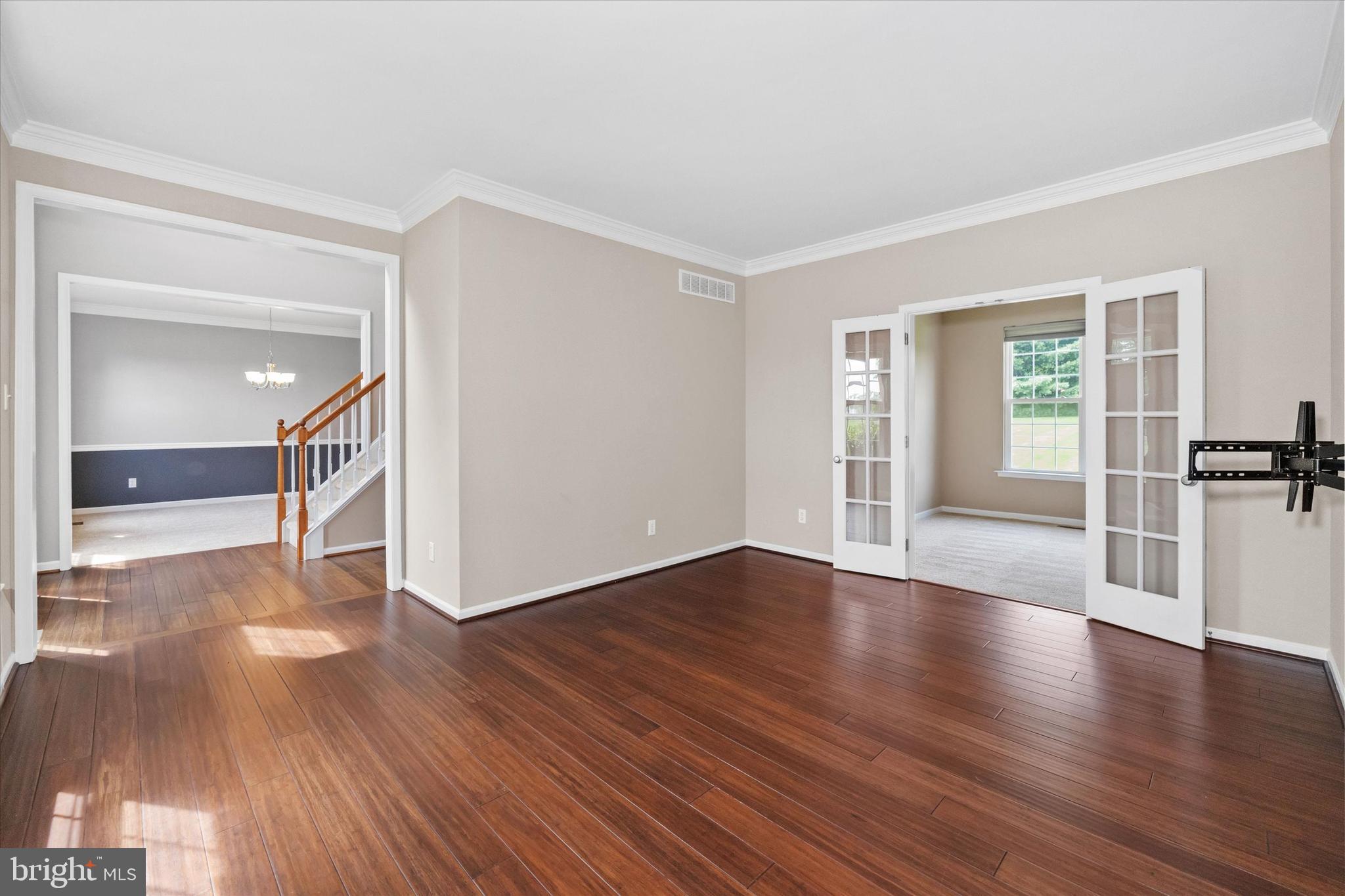 424 BUTTONWOOD LANE