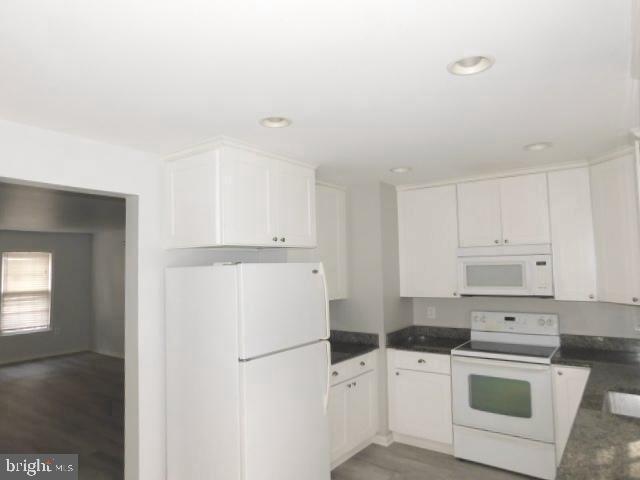 COLONY PARK - Residential Lease