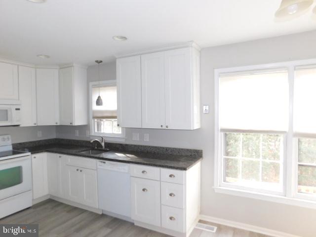 COLONY PARK - Residential Lease