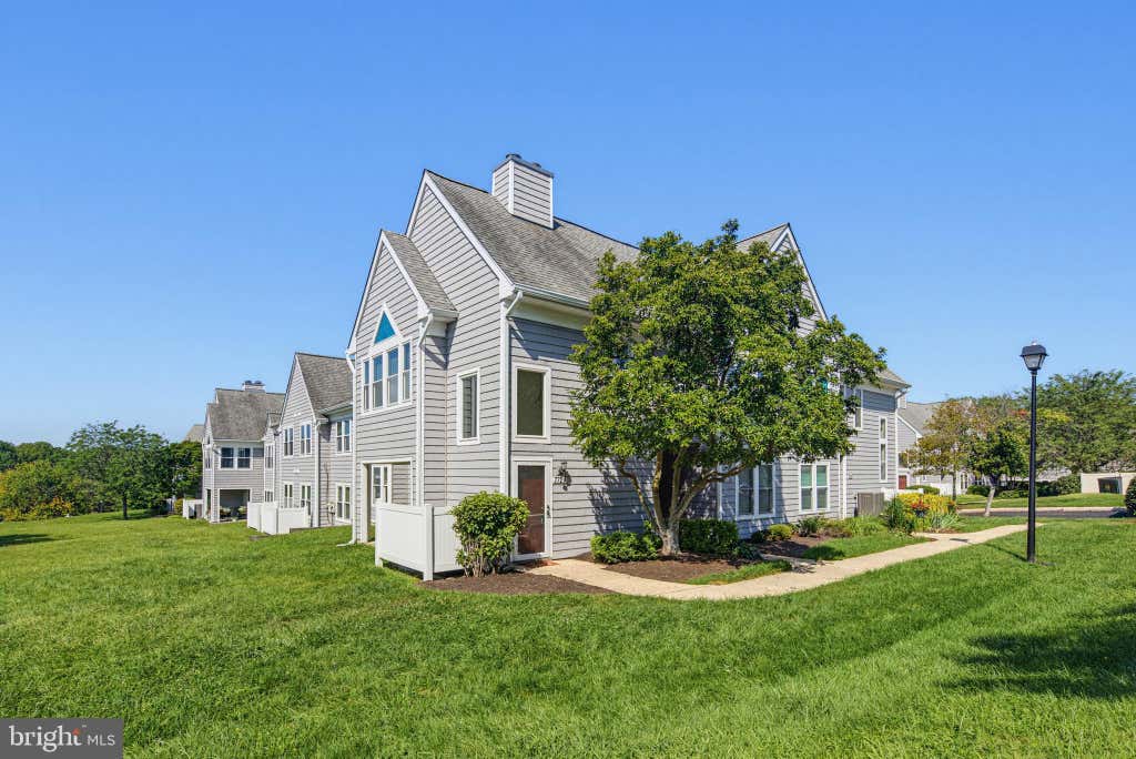 Photo of 7724 Mayfair Circle, ELLICOTT CITY, MD 21043 (MLS # MDHW2073290)