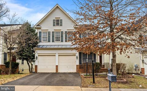 13042 TAVERNER LOOP WOODBRIDGE VA 22192