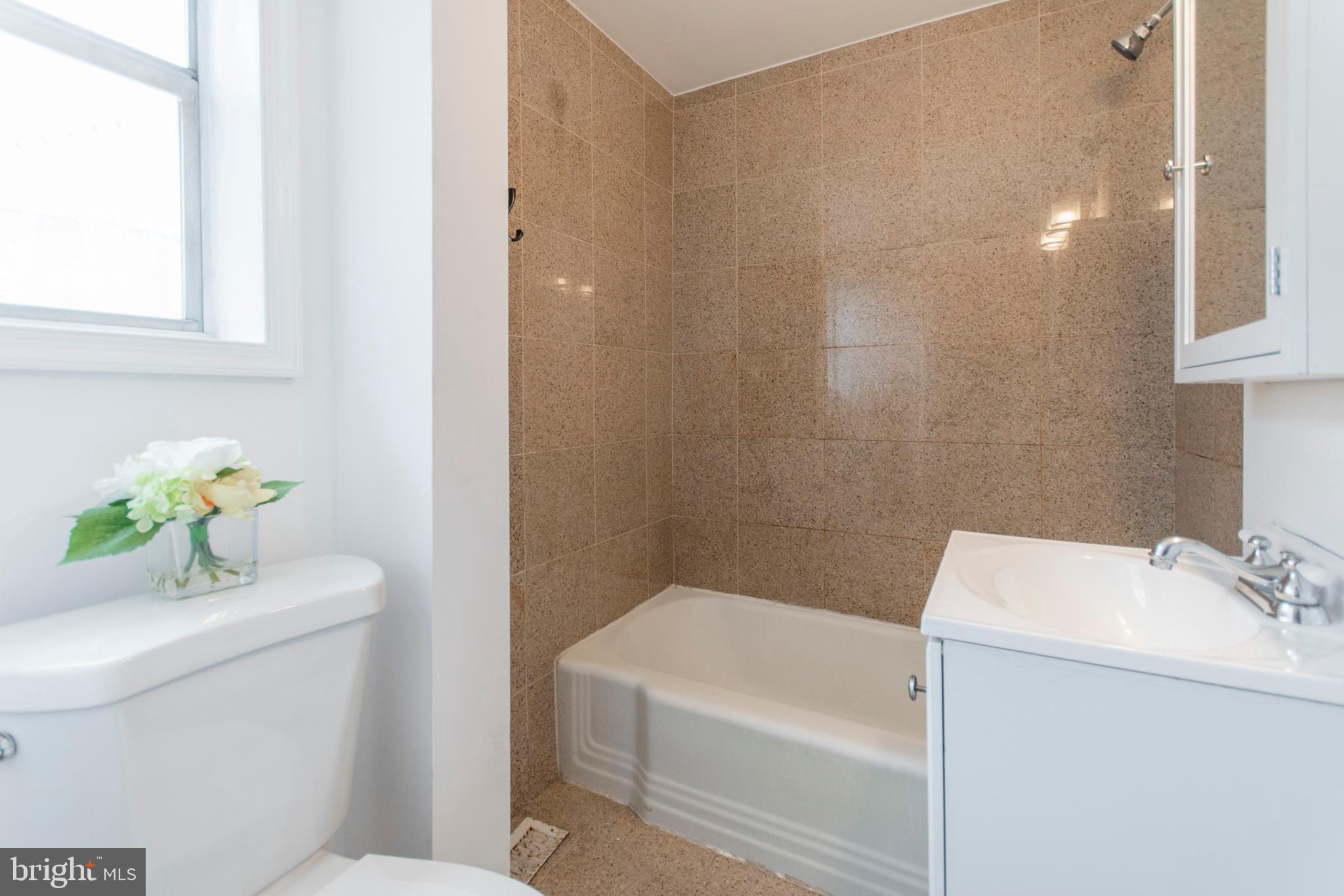 DICKINSON NARROWS - Residential