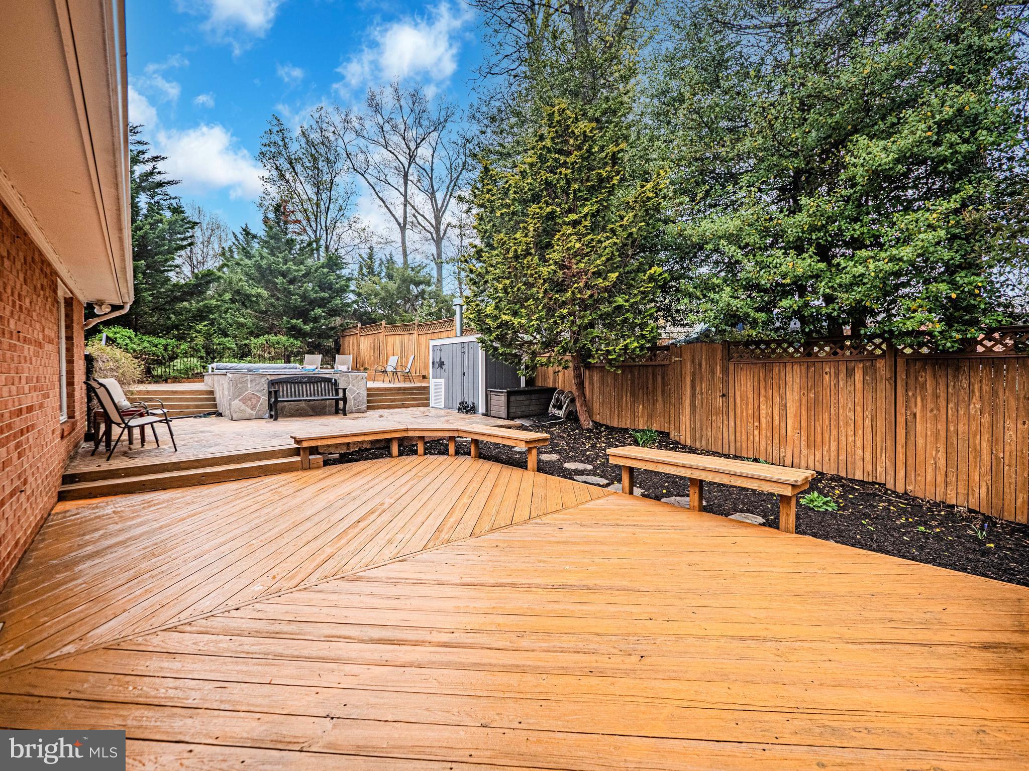 FALLS HILL - Residential