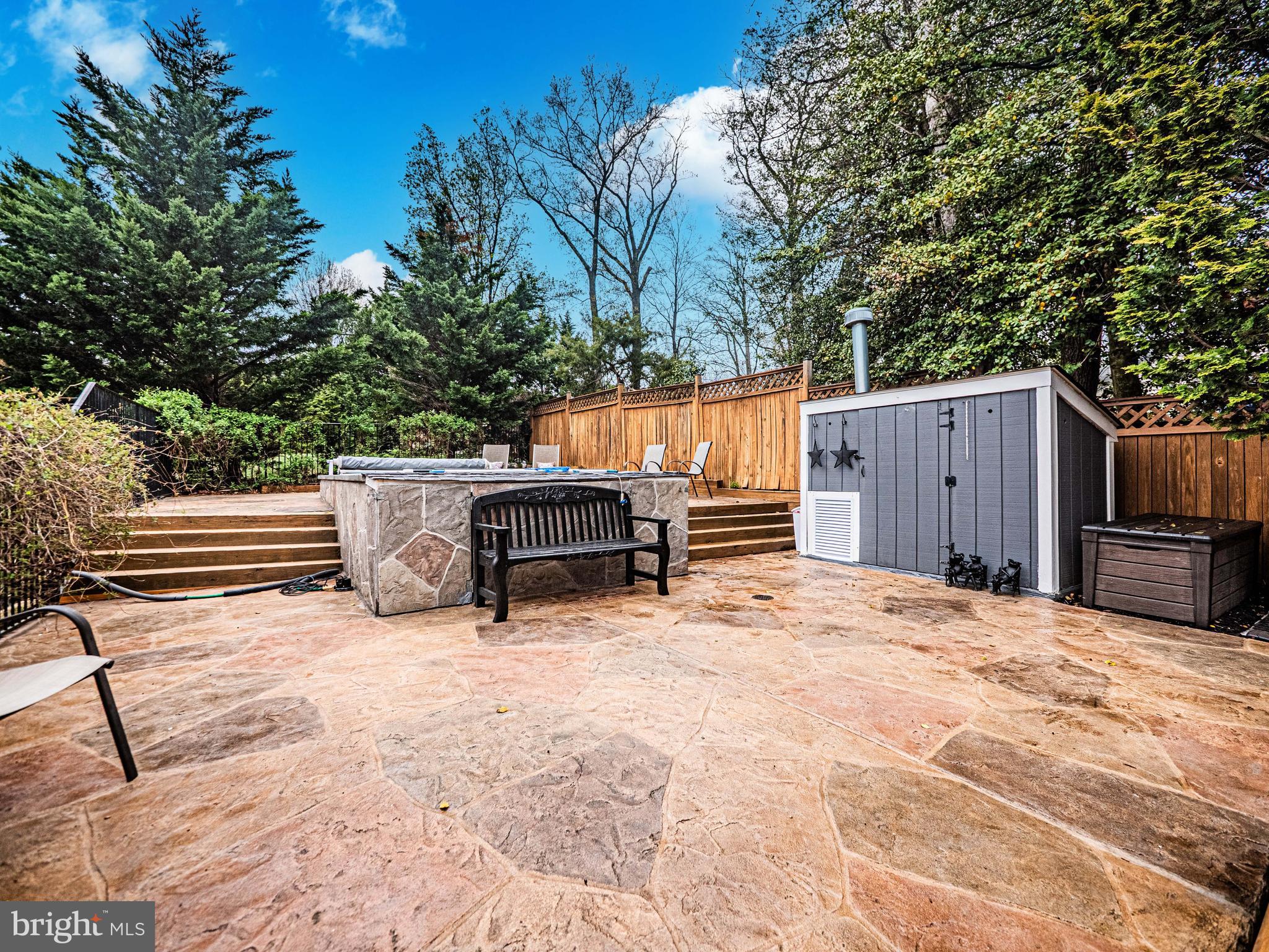 FALLS HILL - Residential