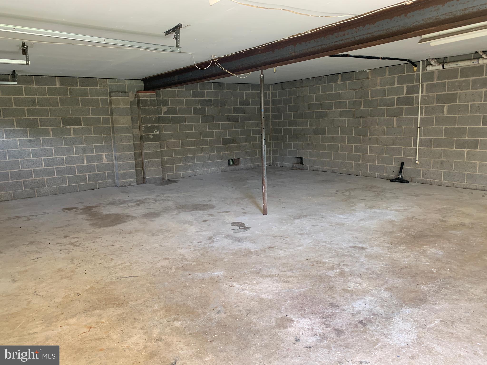 000 - Residential Lease