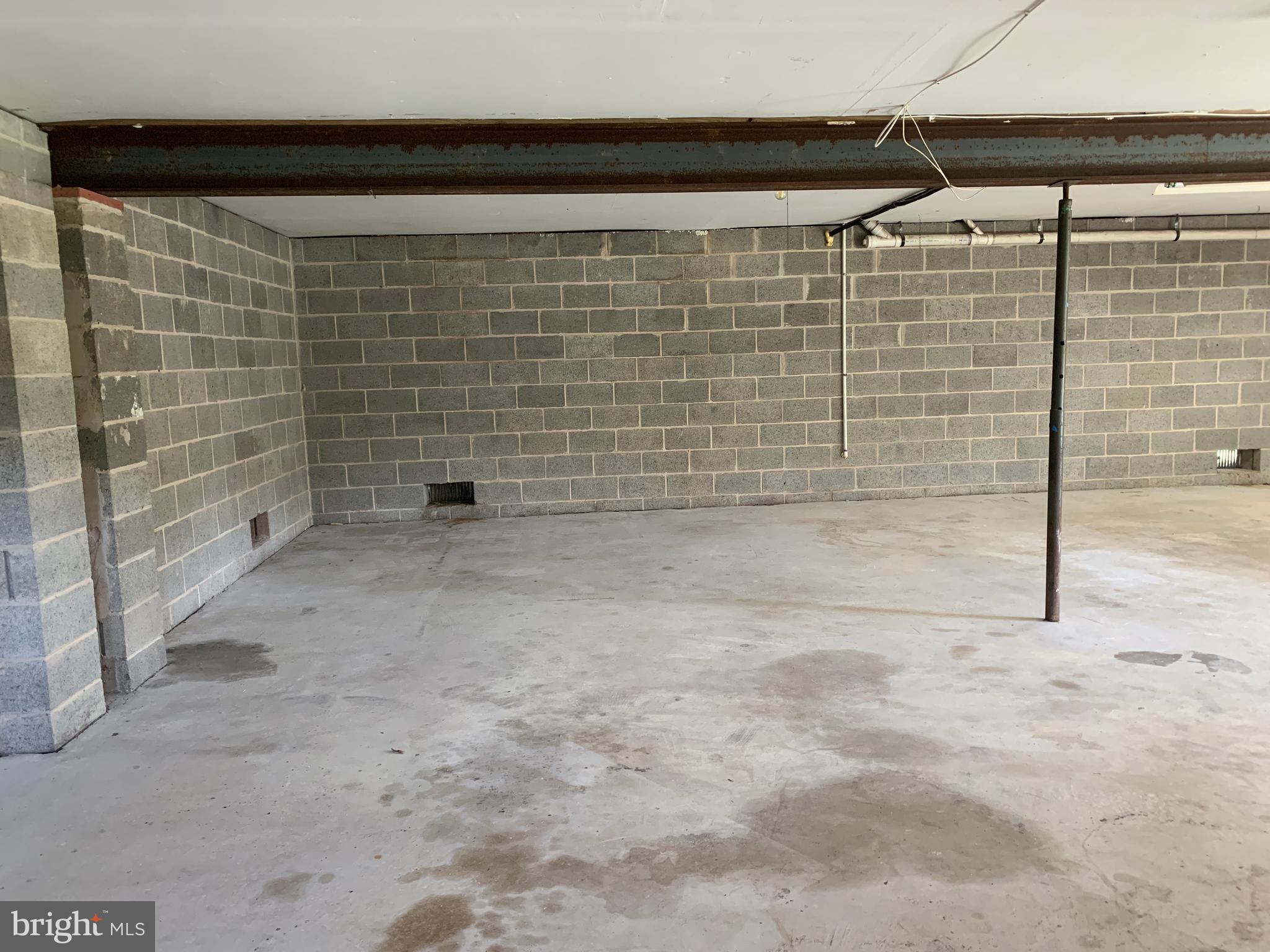 000 - Residential Lease