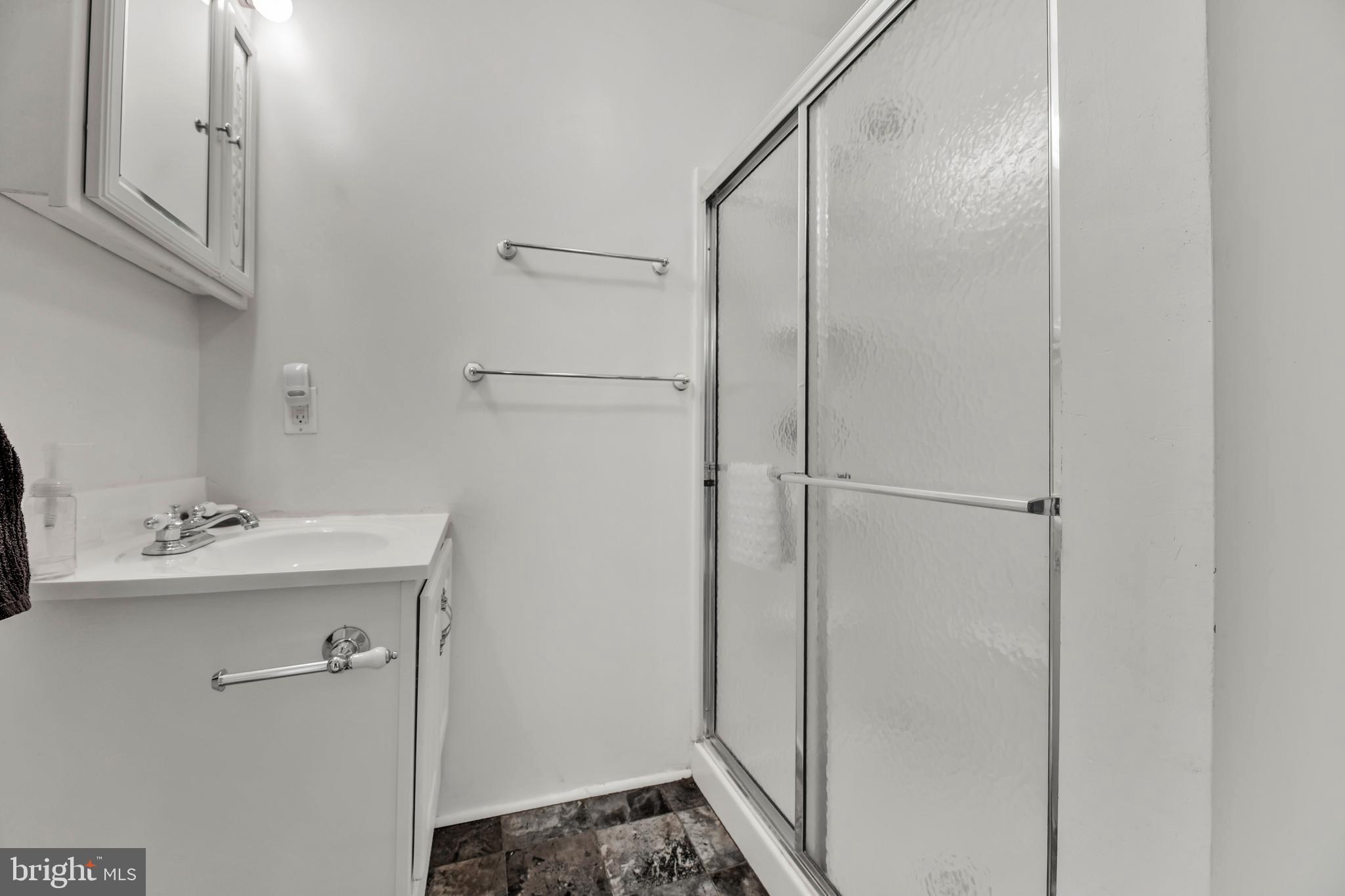 HILLENDALE PARK - Residential