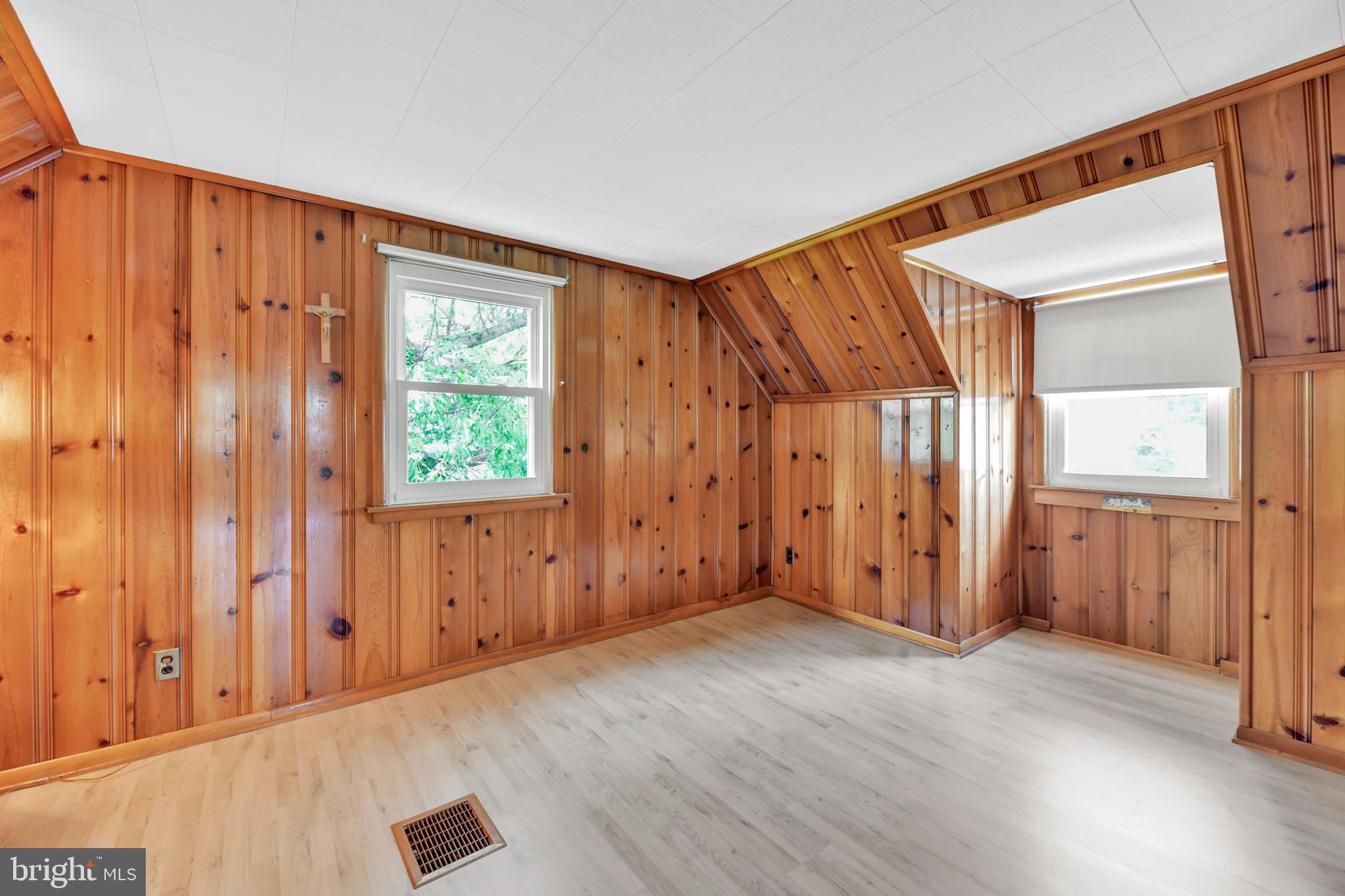 HILLENDALE PARK - Residential