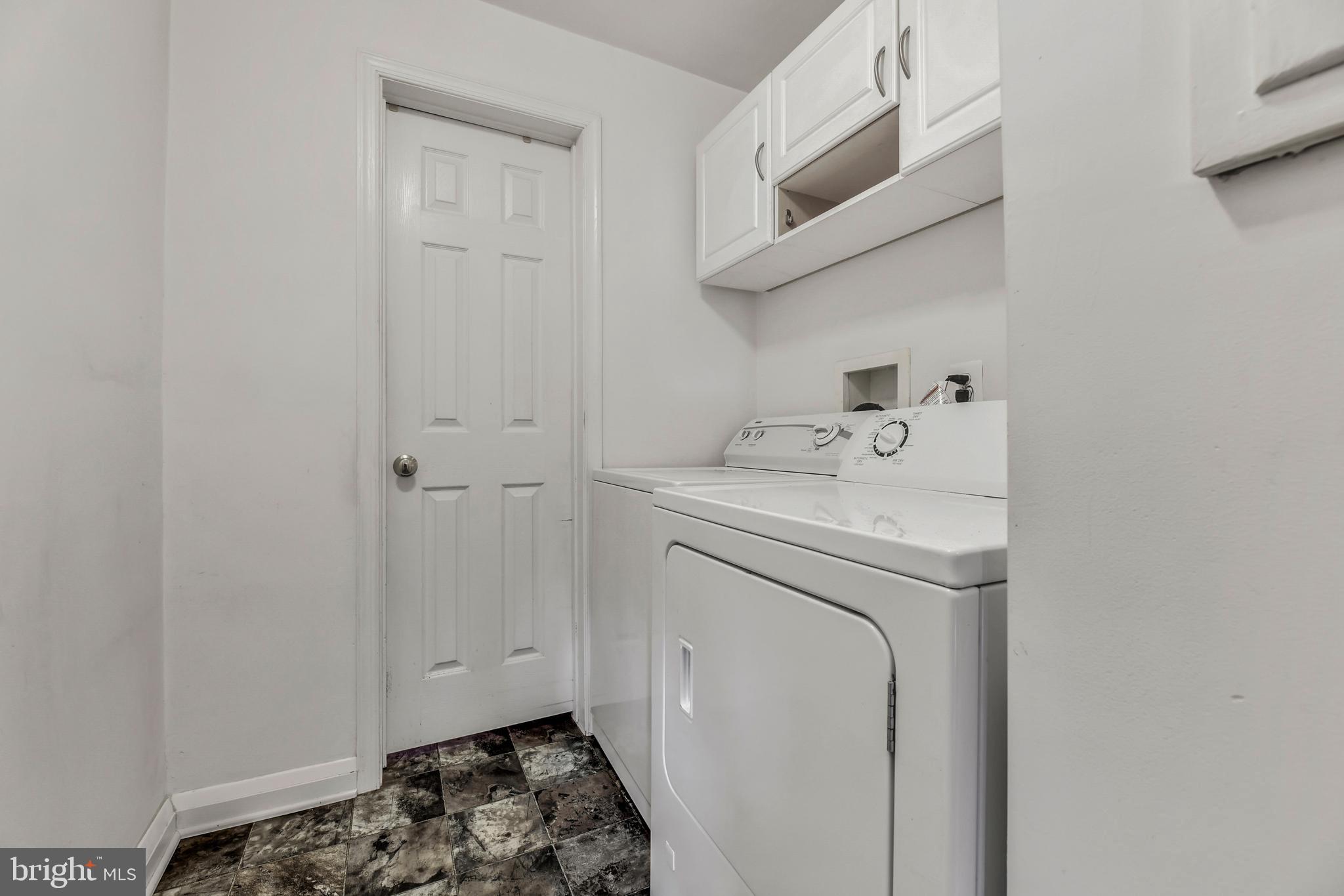 HILLENDALE PARK - Residential