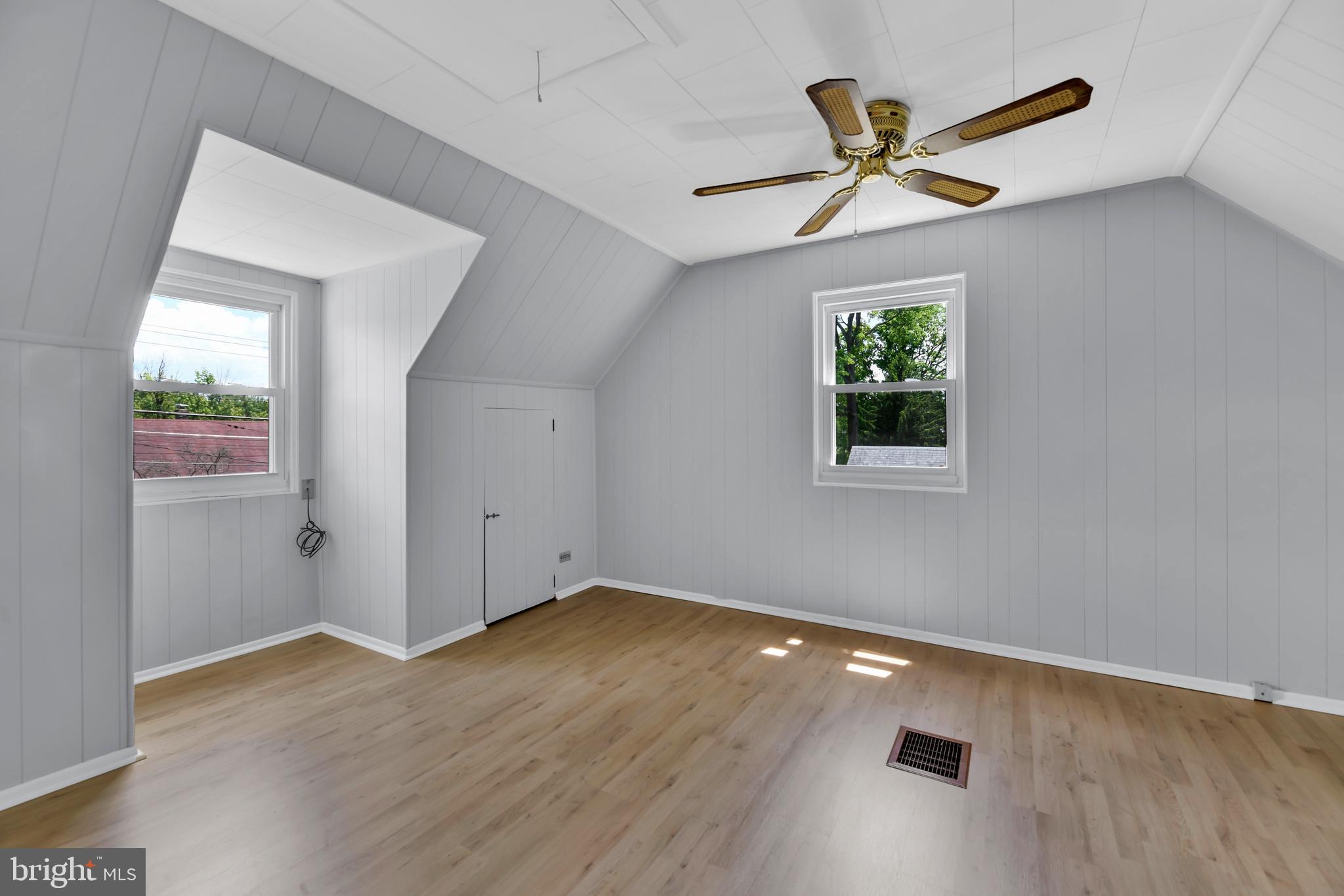 HILLENDALE PARK - Residential