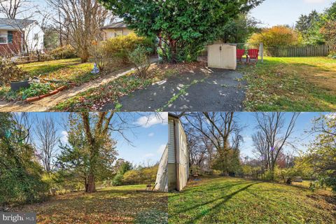 410 DOVE CIRCLE SW VIENNA VA 22180