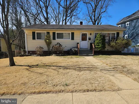 1301 Ross Drive SW, Vienna, VA MLS: VAFX2226412