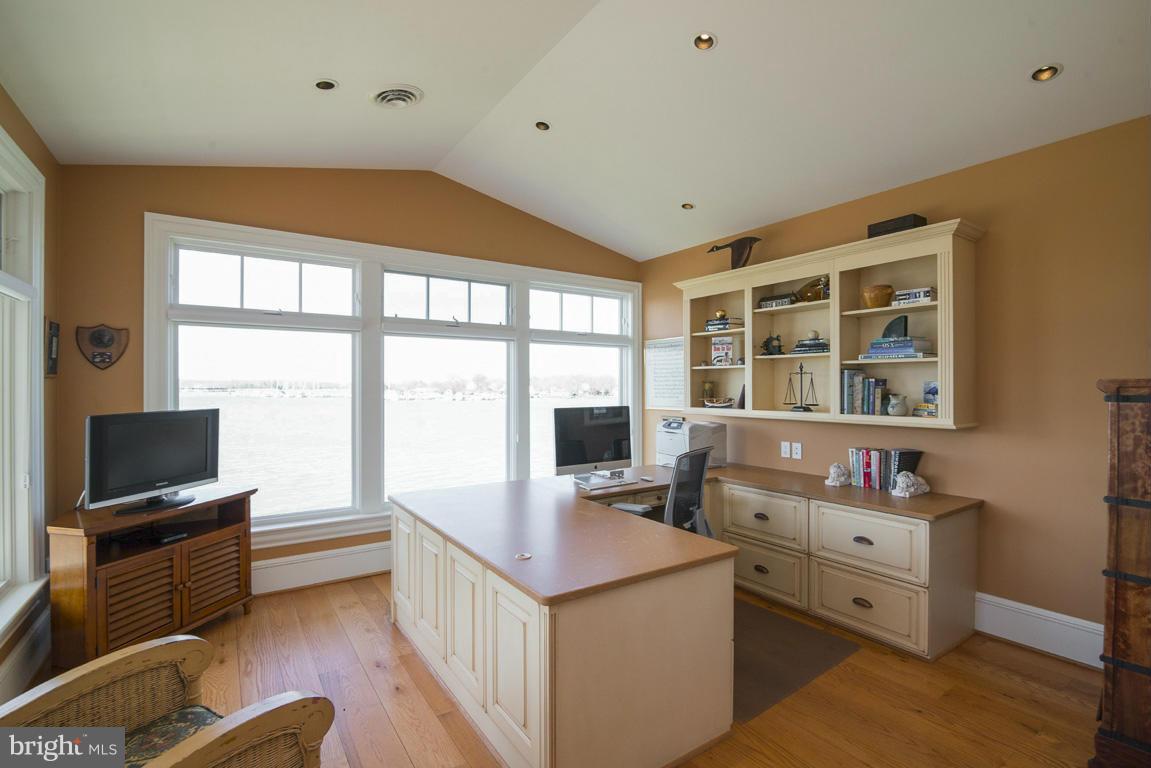 BACK BAY BEACH - Residential