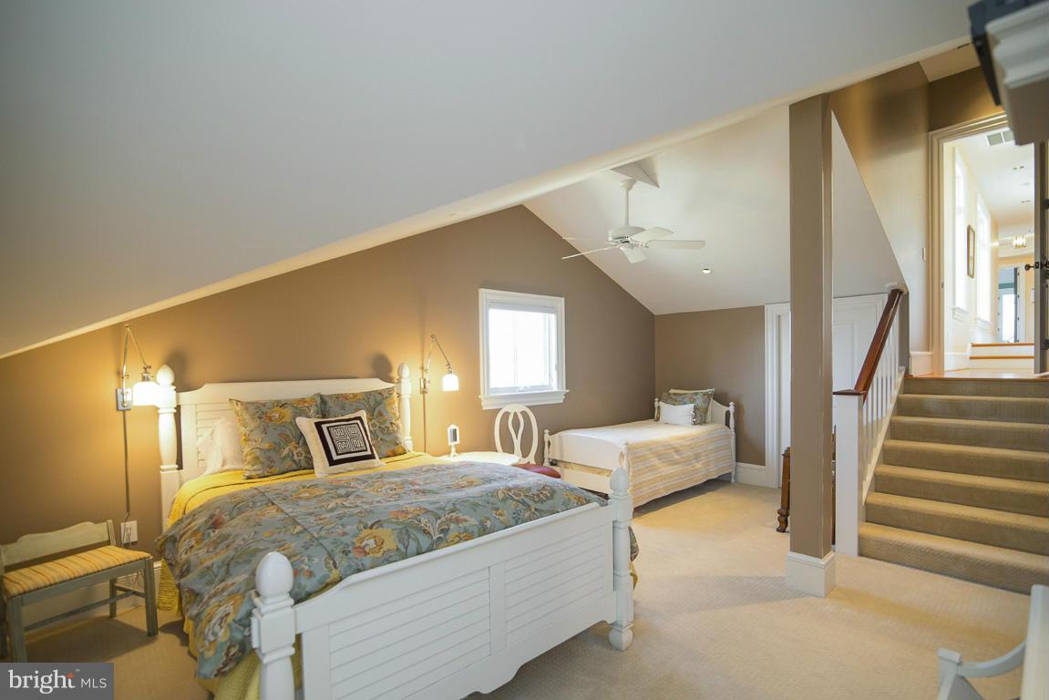 BACK BAY BEACH - Residential