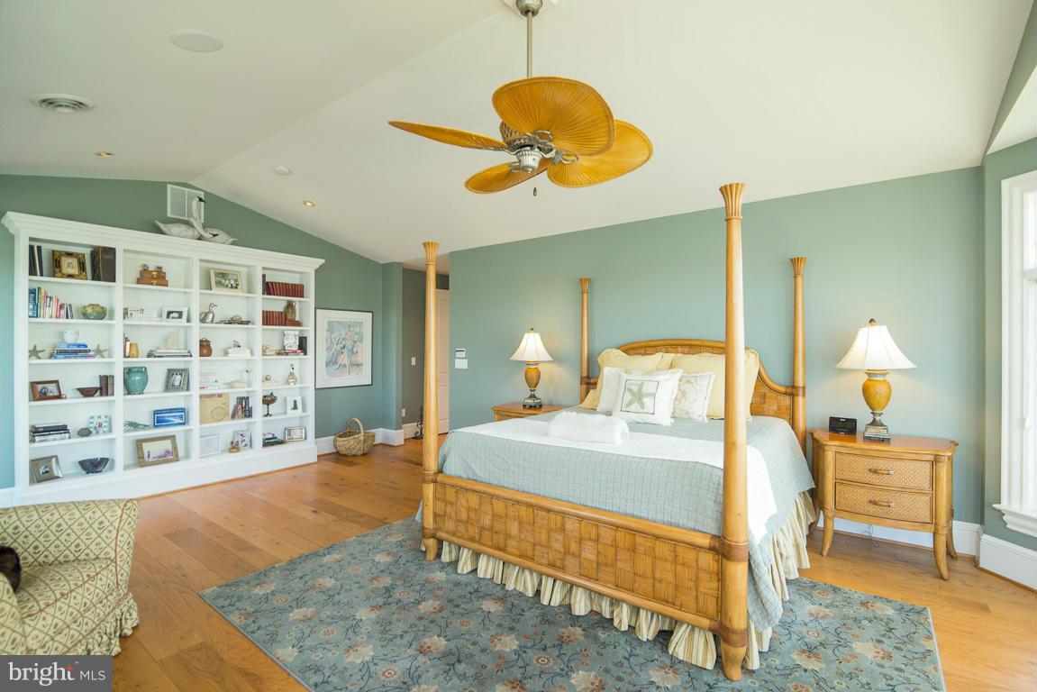 BACK BAY BEACH - Residential