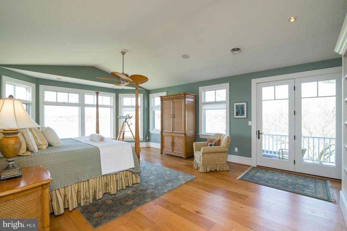 BACK BAY BEACH - Residential