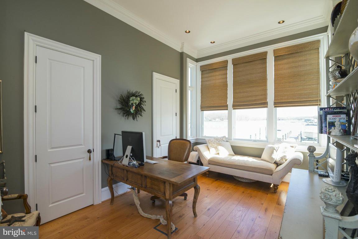 BACK BAY BEACH - Residential