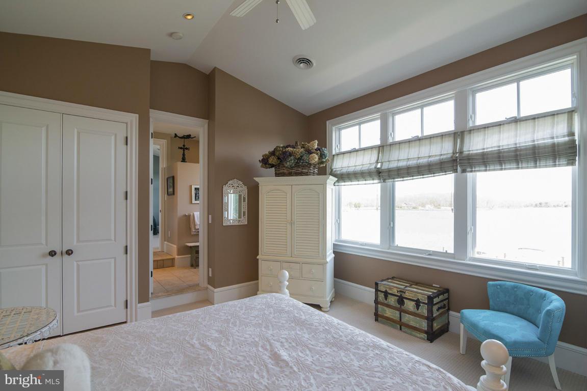 BACK BAY BEACH - Residential