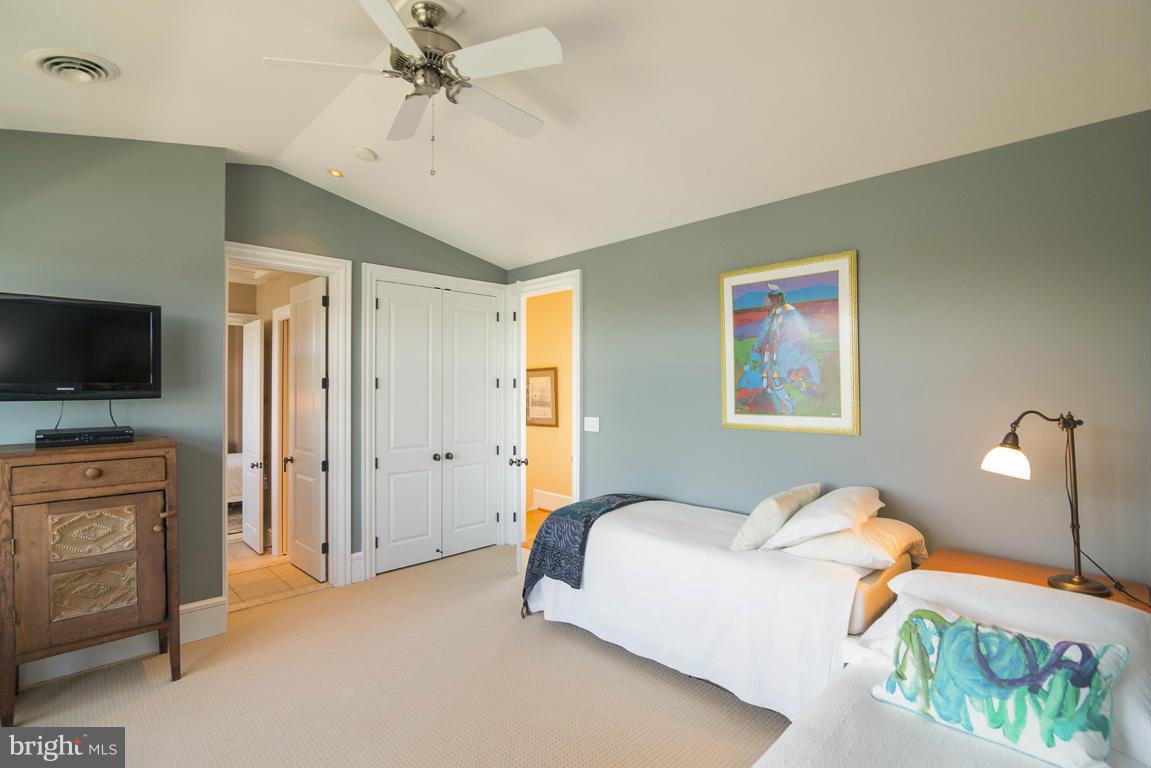 BACK BAY BEACH - Residential