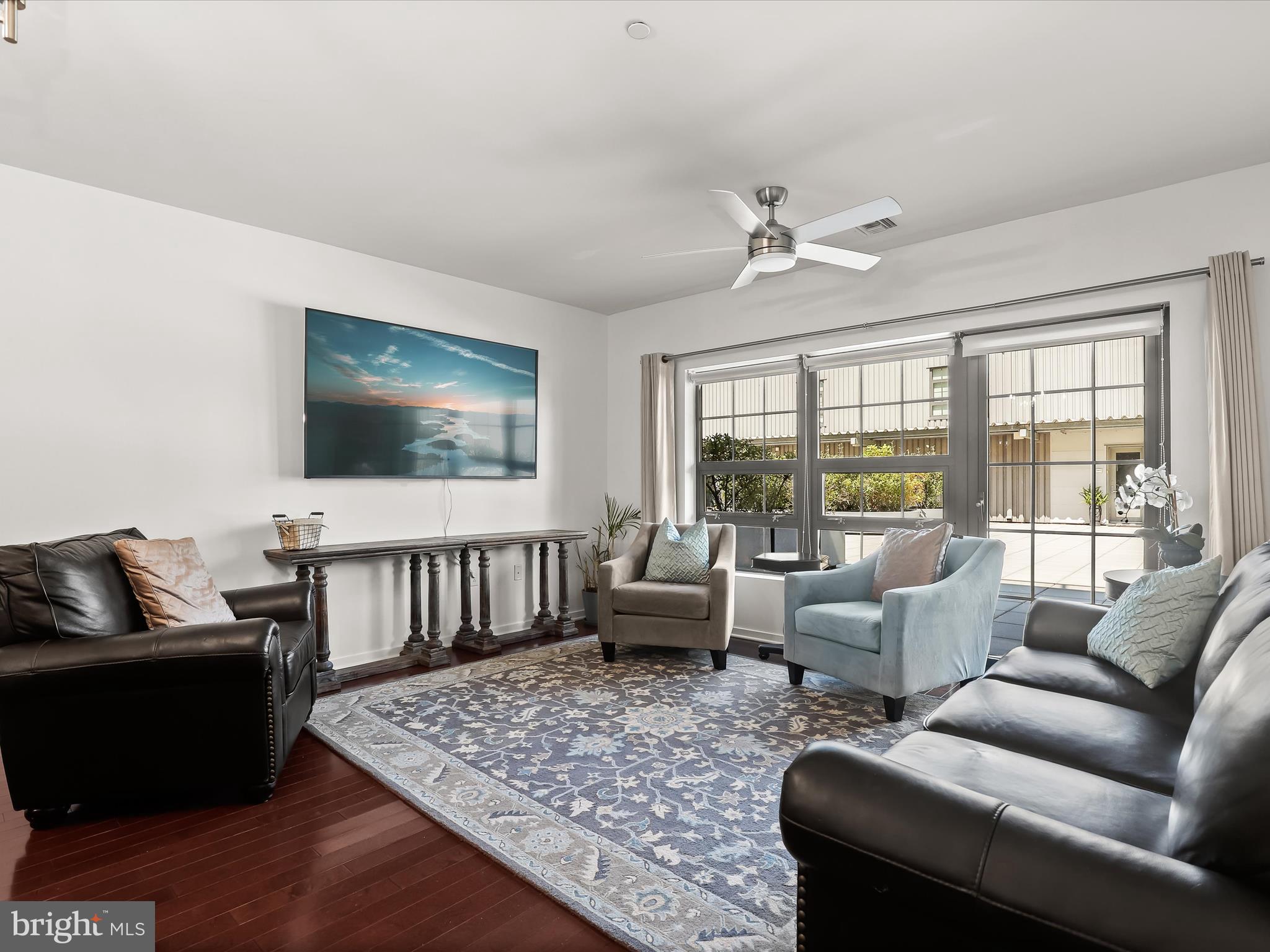 LOCUST POINT - Residential