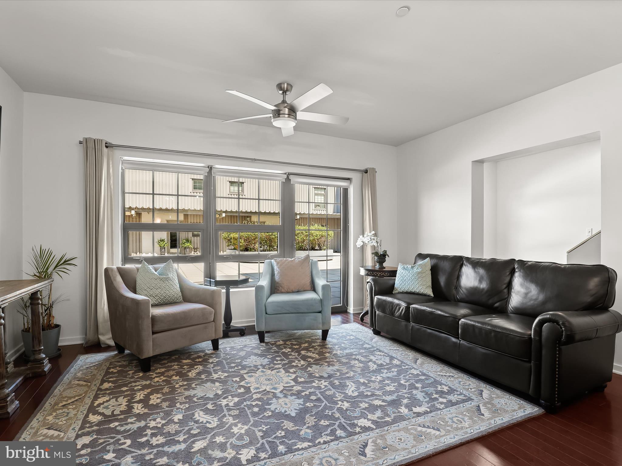 LOCUST POINT - Residential