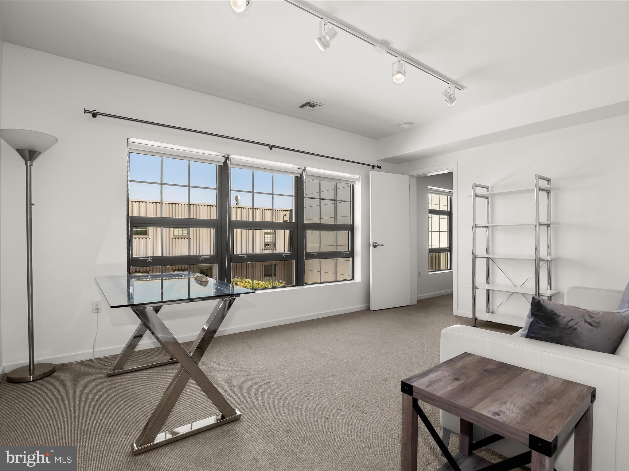 LOCUST POINT - Residential