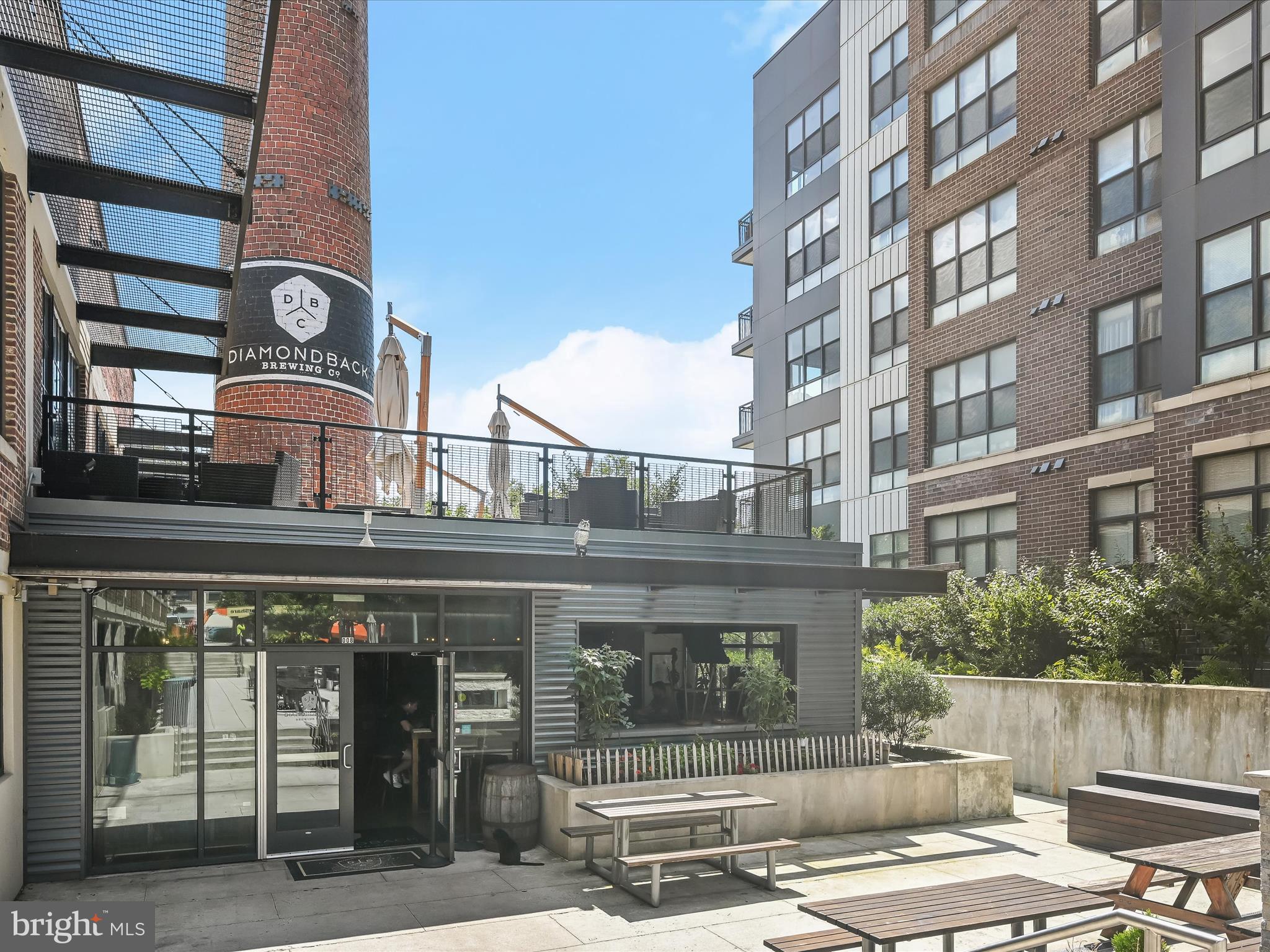 LOCUST POINT - Residential