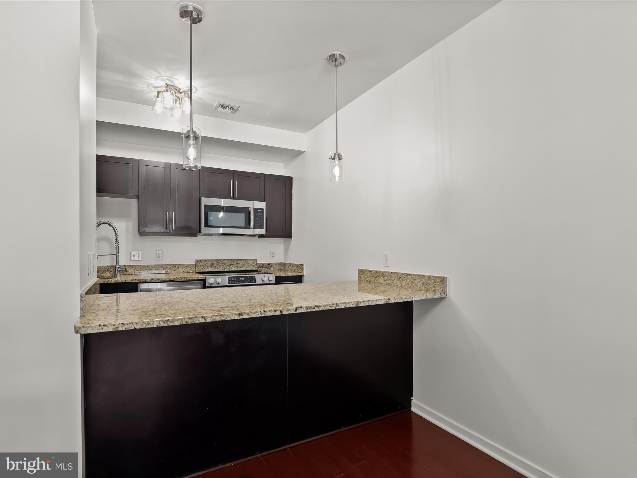 LOCUST POINT - Residential