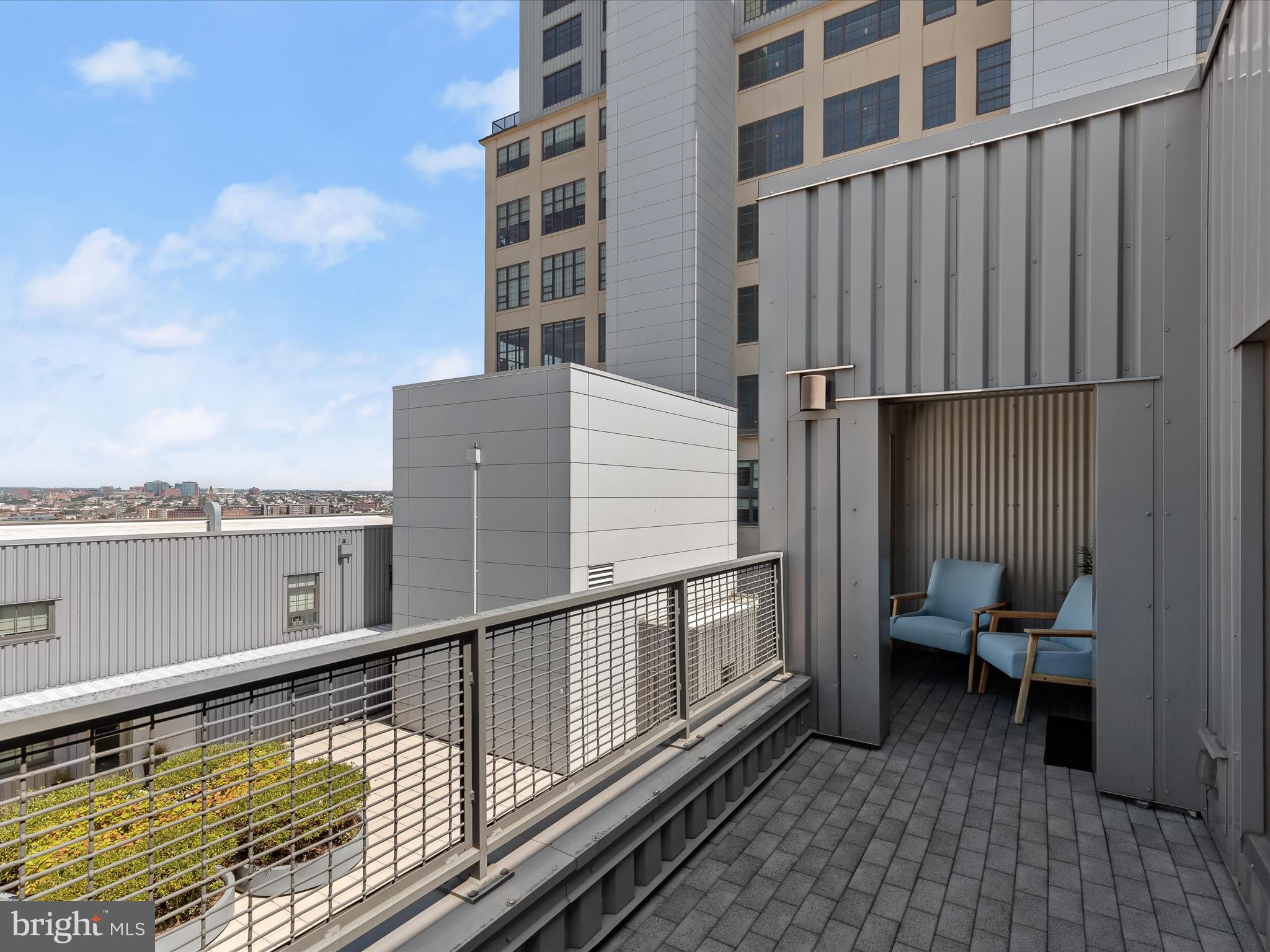 LOCUST POINT - Residential