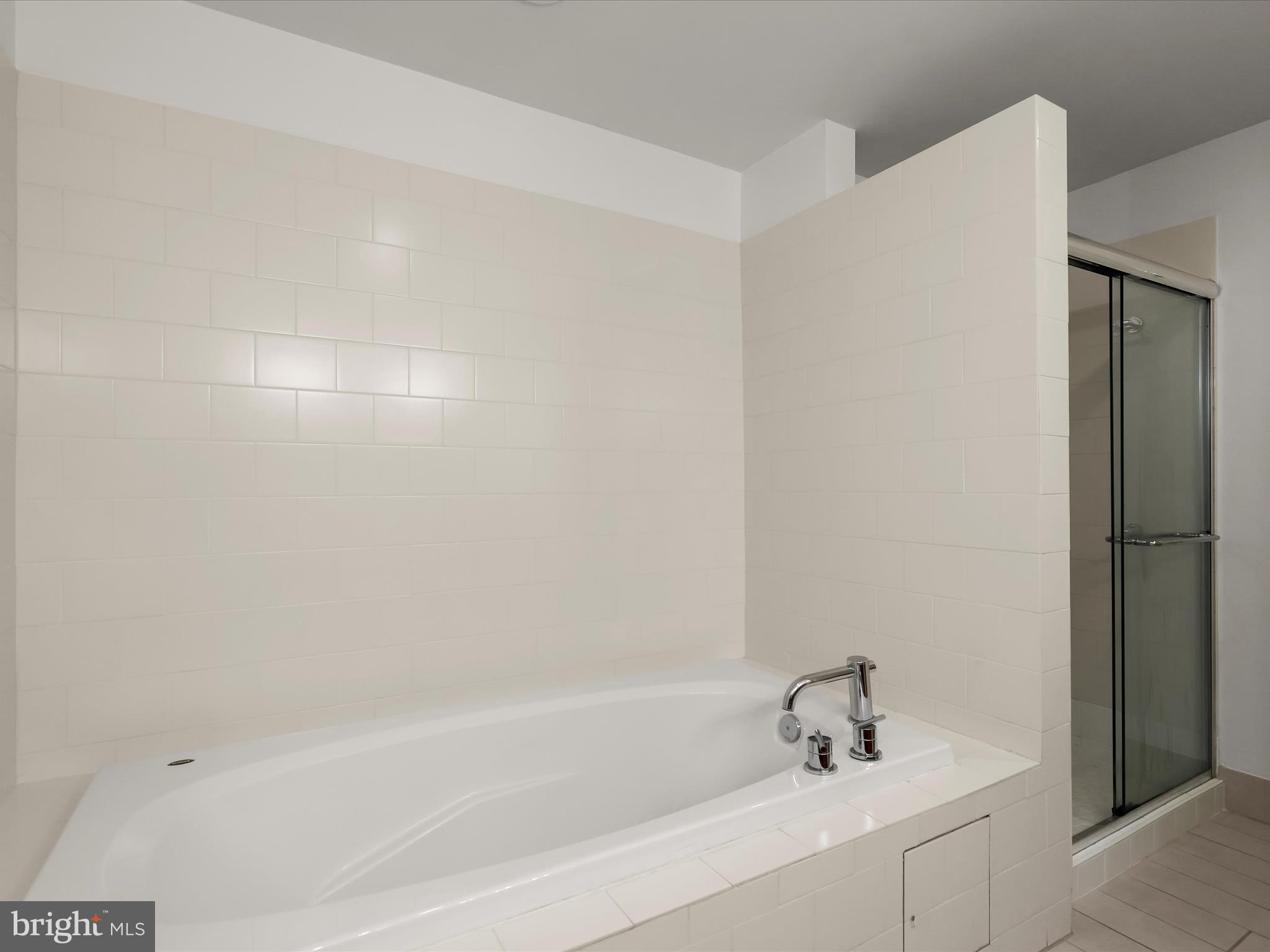 LOCUST POINT - Residential