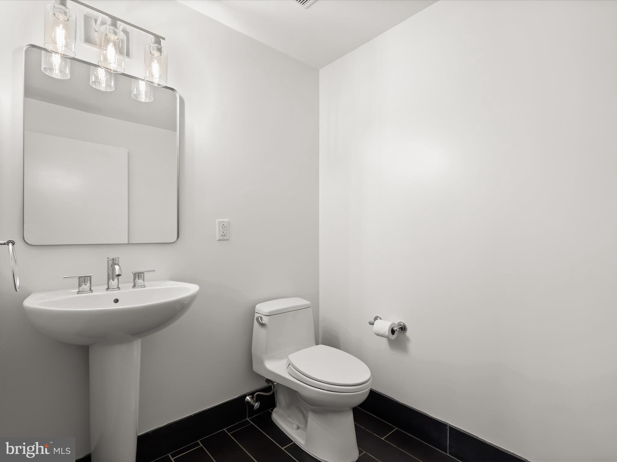LOCUST POINT - Residential