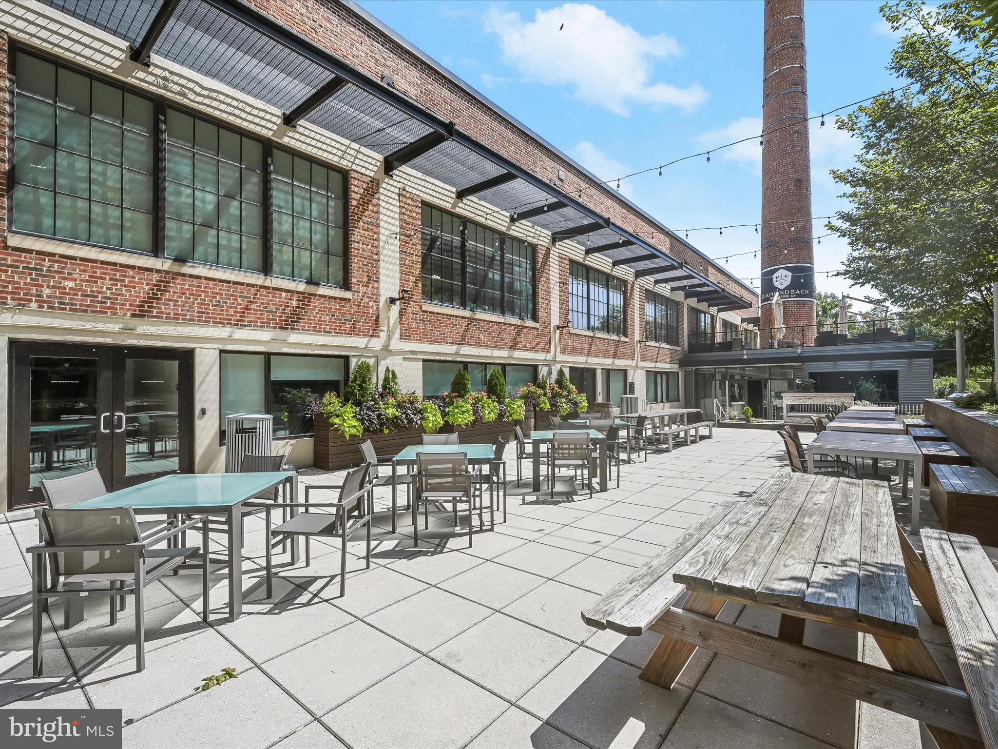 LOCUST POINT - Residential
