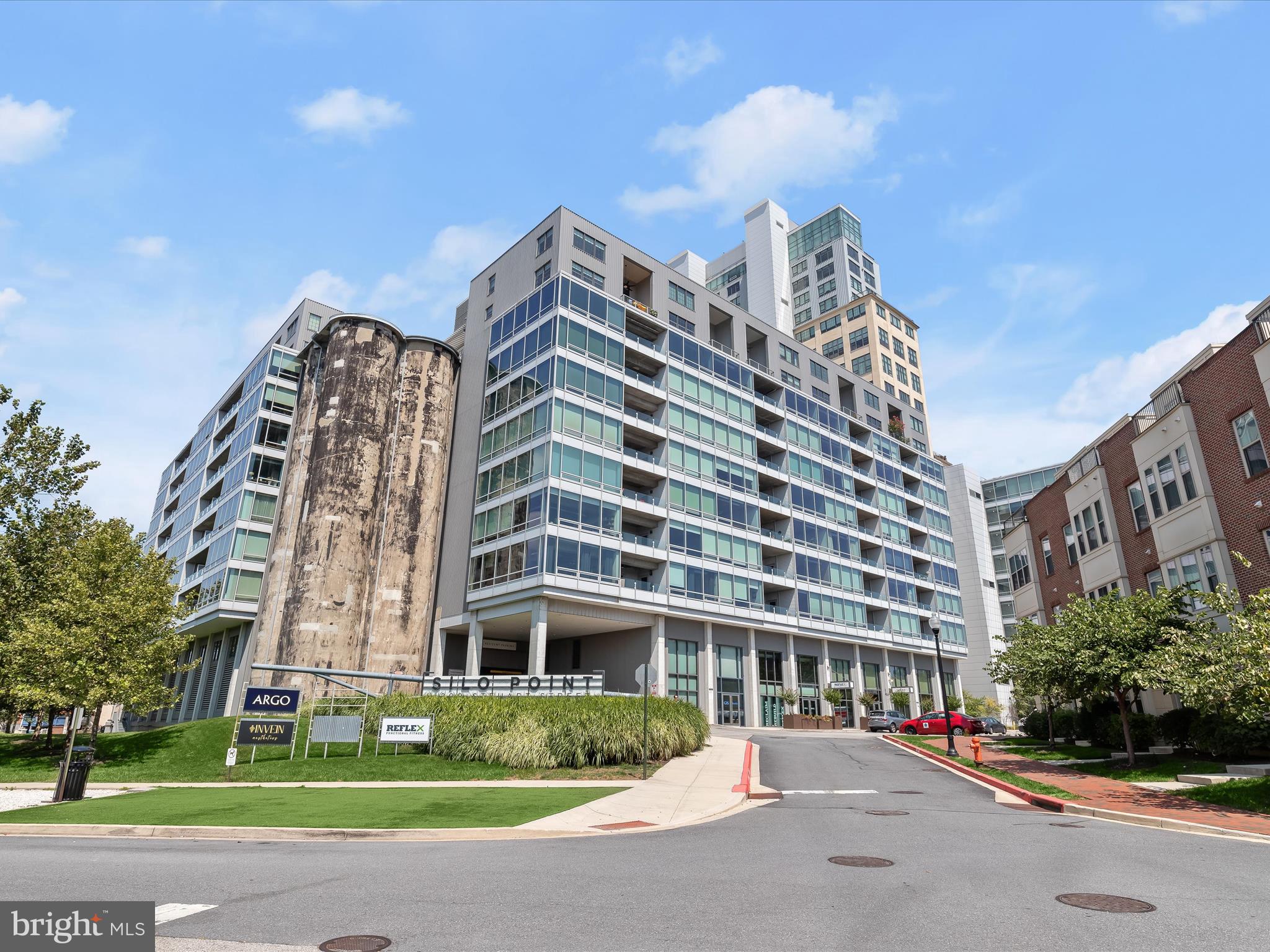 LOCUST POINT - Residential
