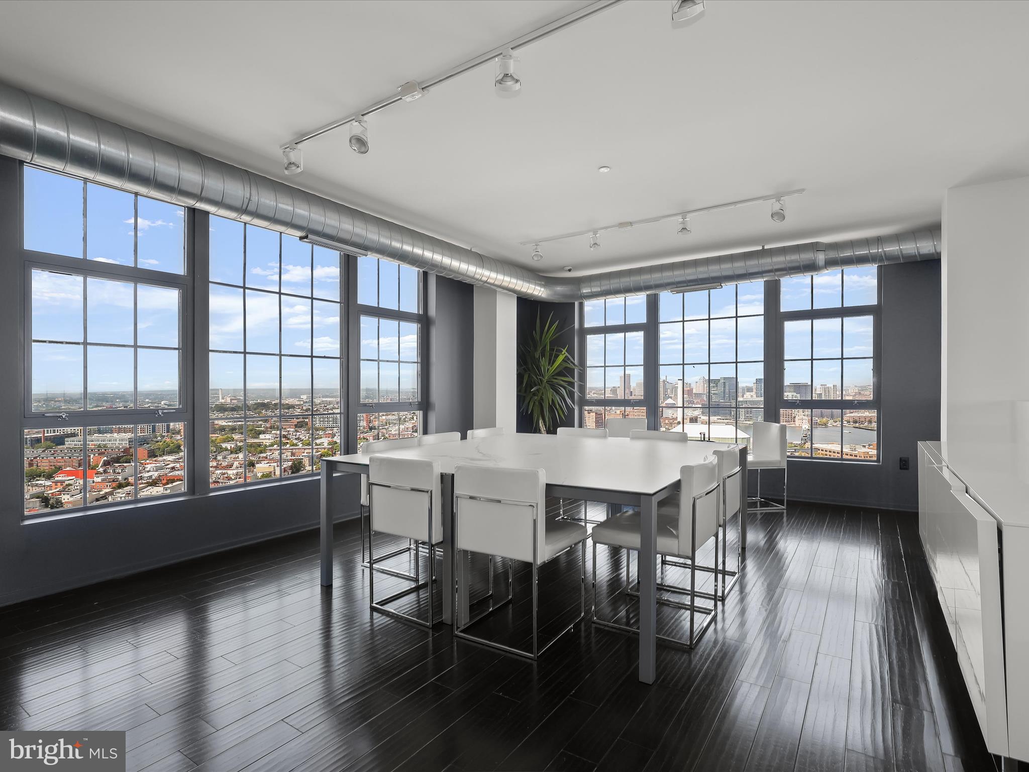 LOCUST POINT - Residential