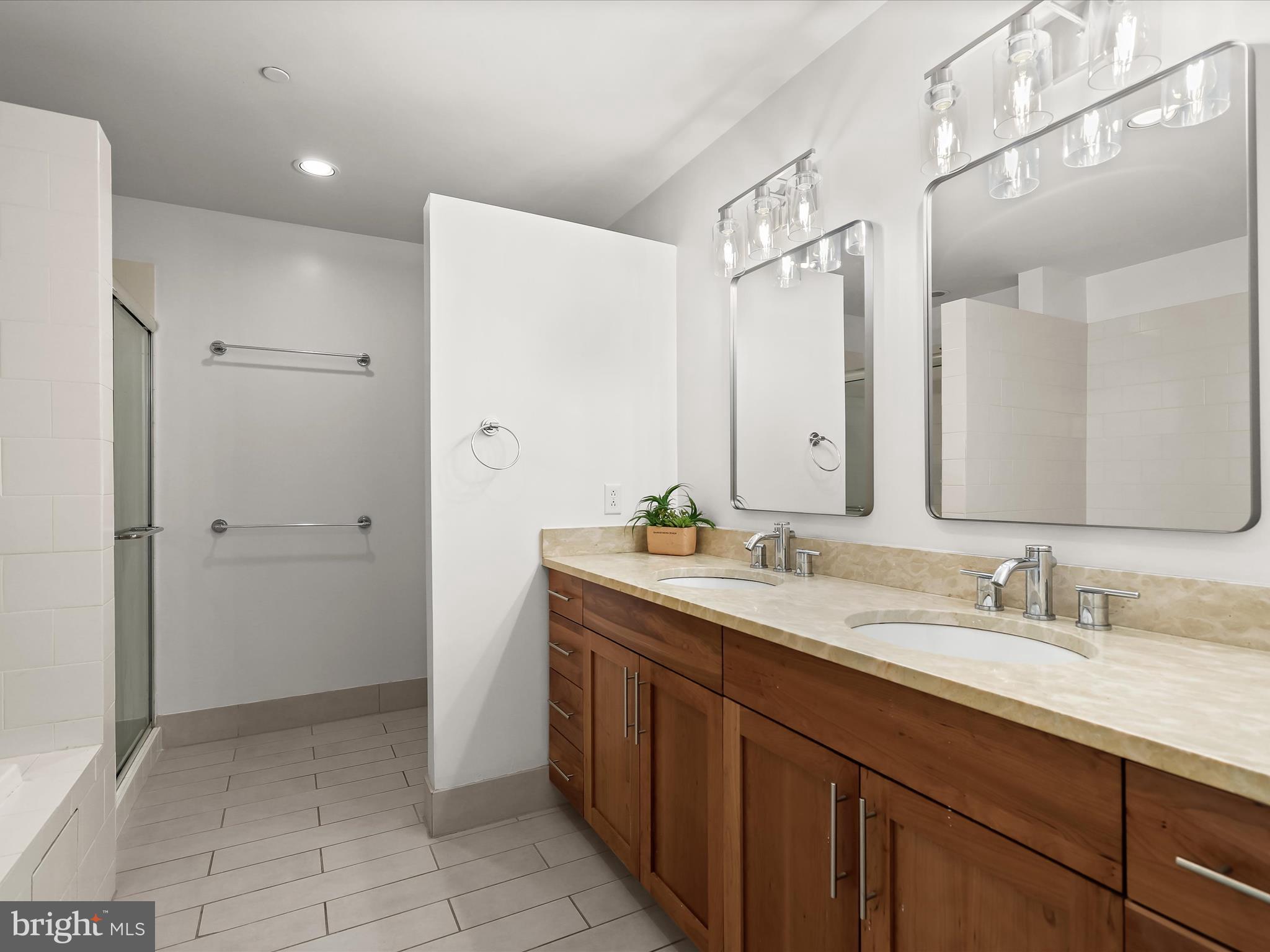LOCUST POINT - Residential