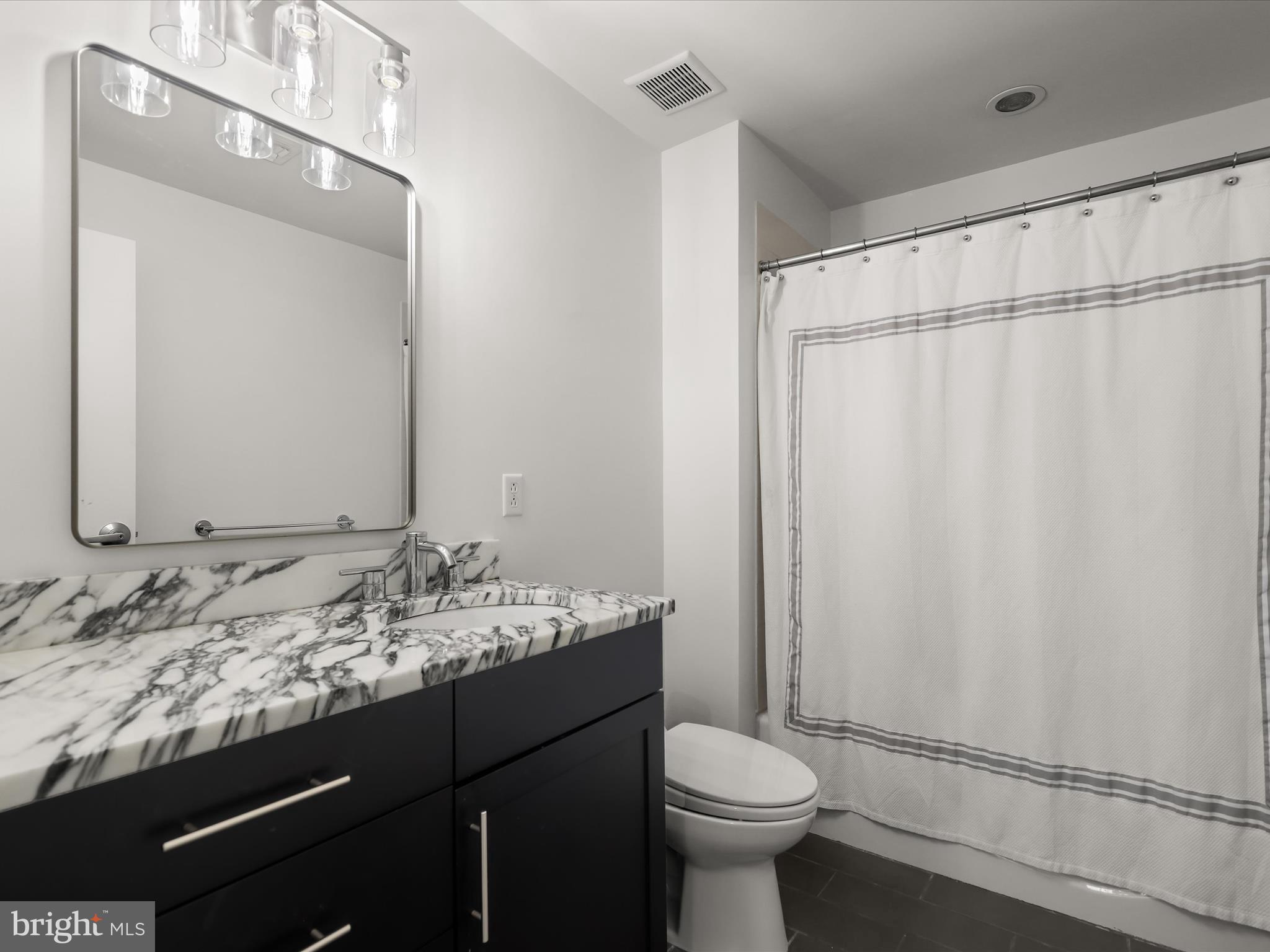 LOCUST POINT - Residential