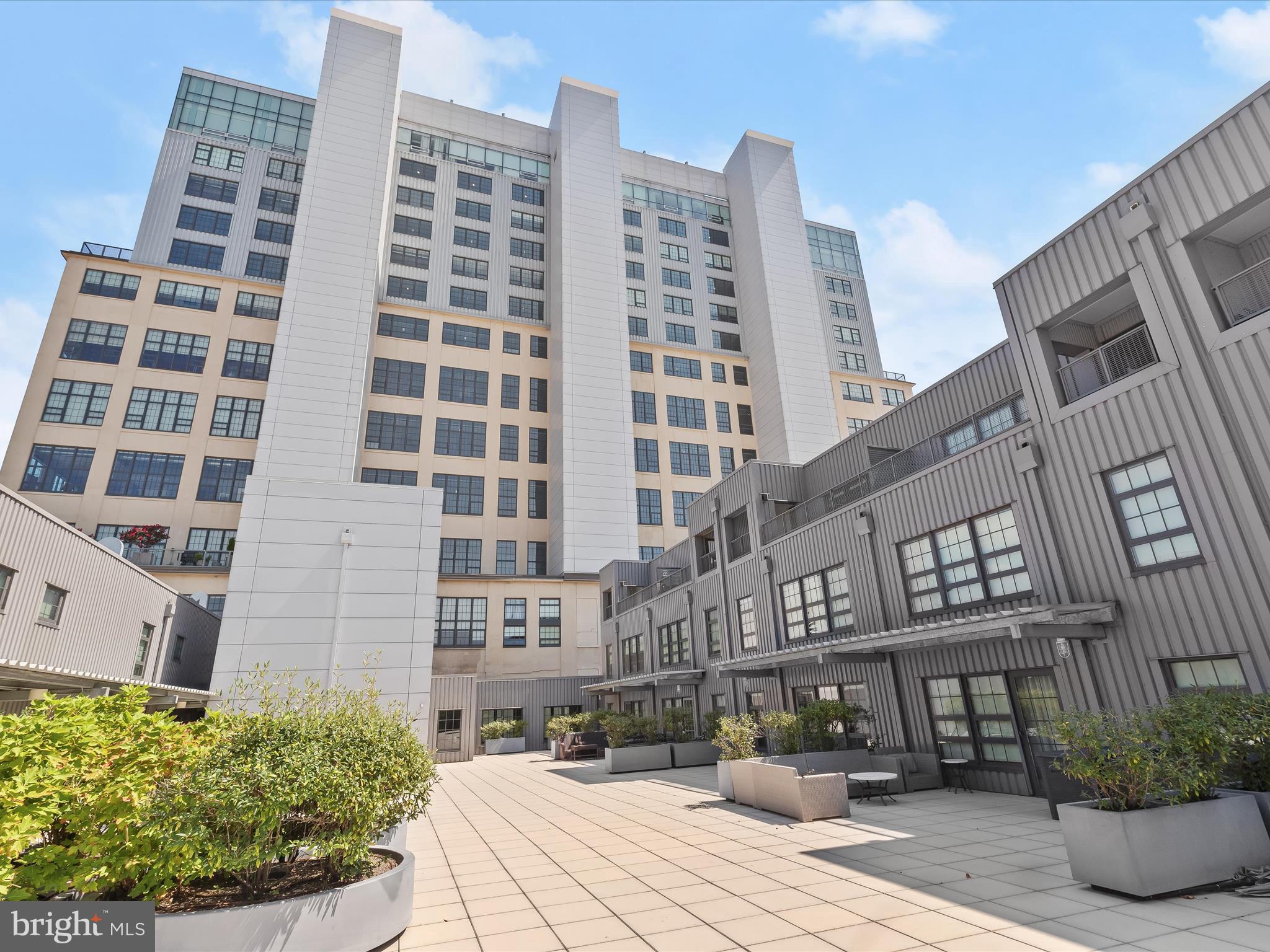 LOCUST POINT - Residential
