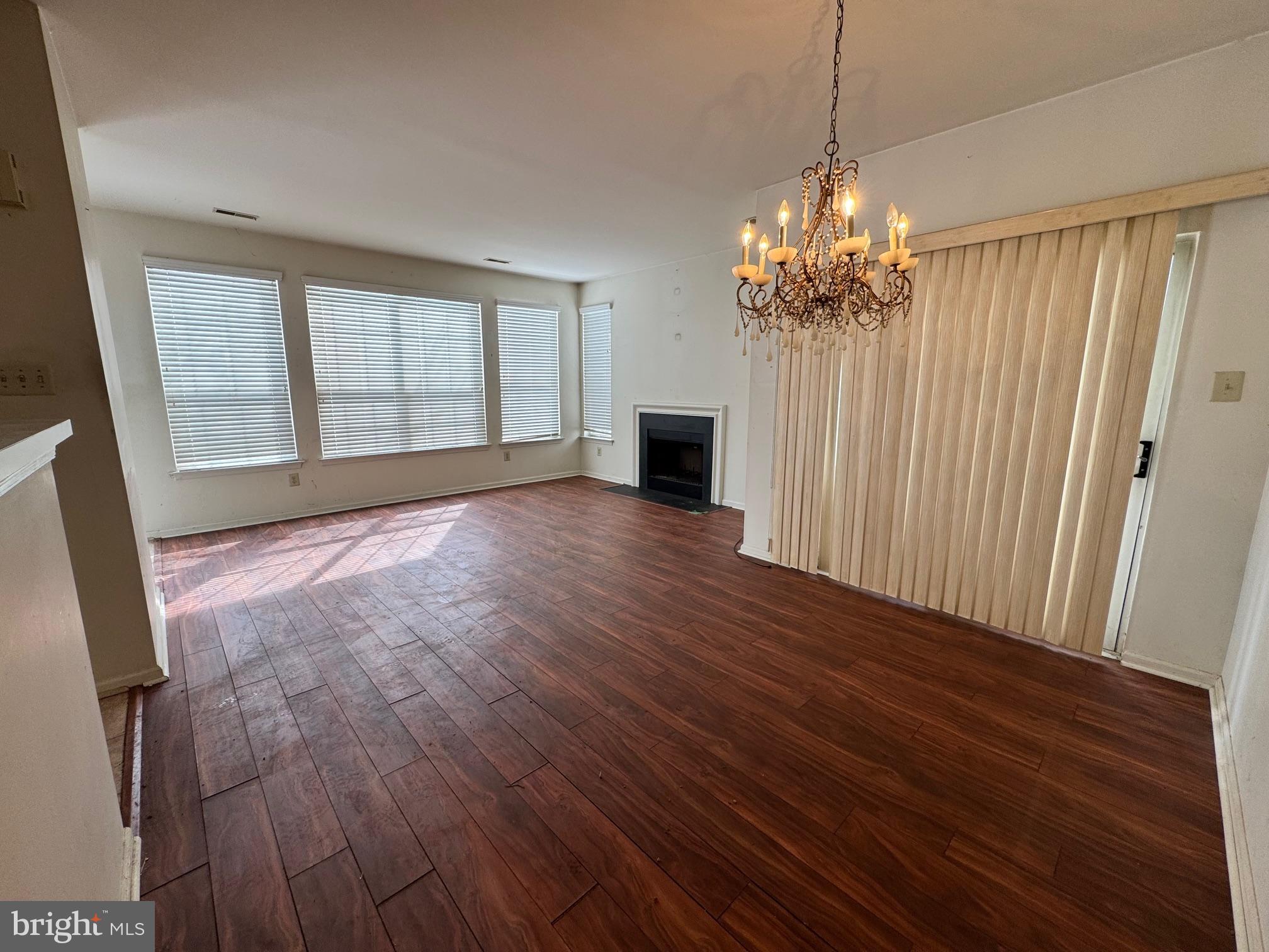 CORNERSTONE - Residential