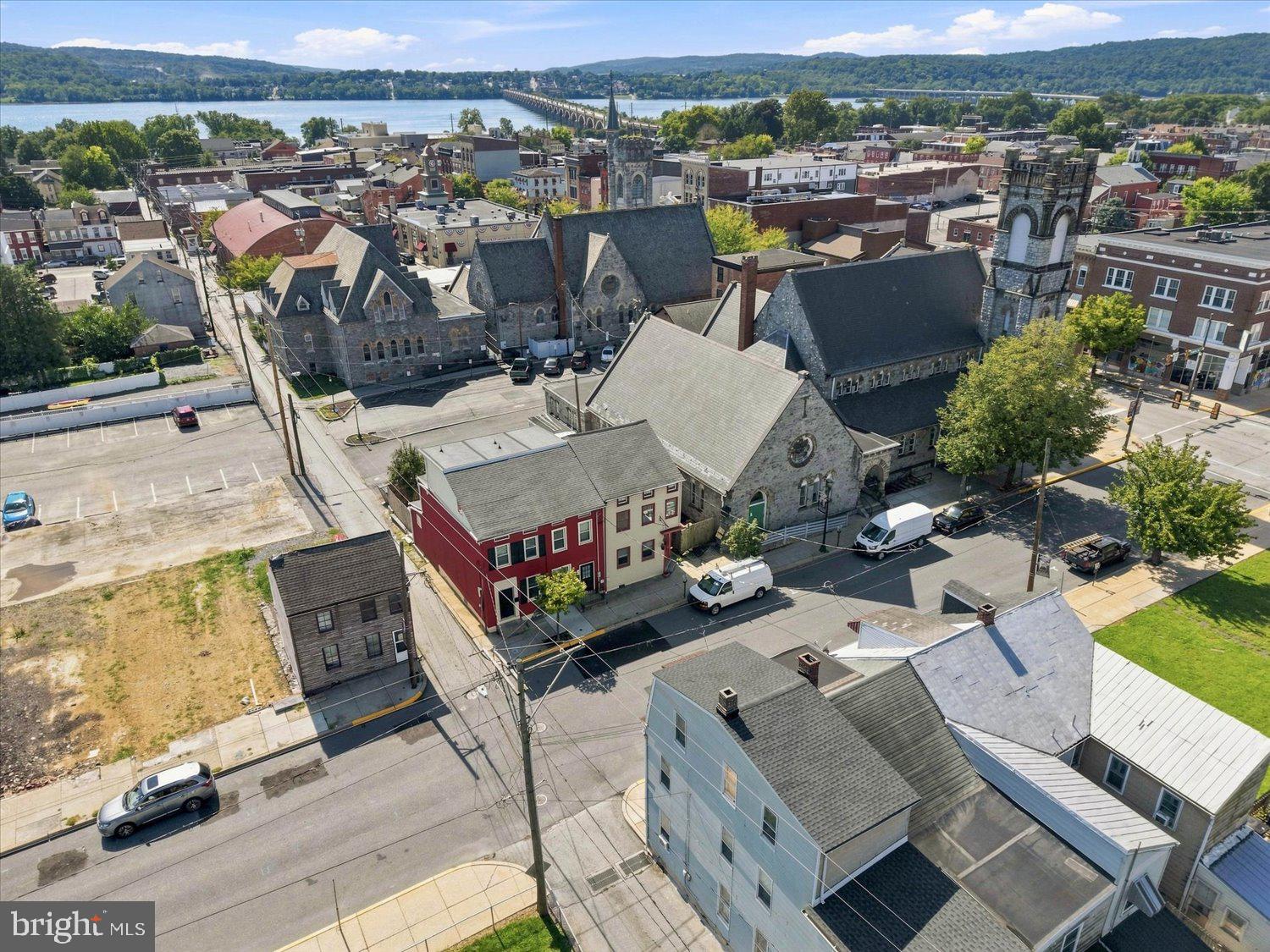 18 S 4TH STREET