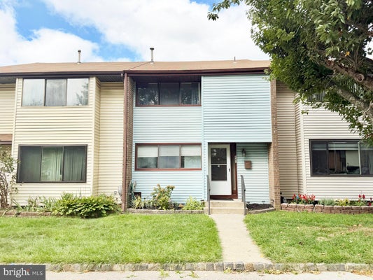 447 LIVINGSTON DR, EAST WINDSOR, NJ 08520 - Image abb280ba0dc153eb3b9e43af6d39756a/1481237126