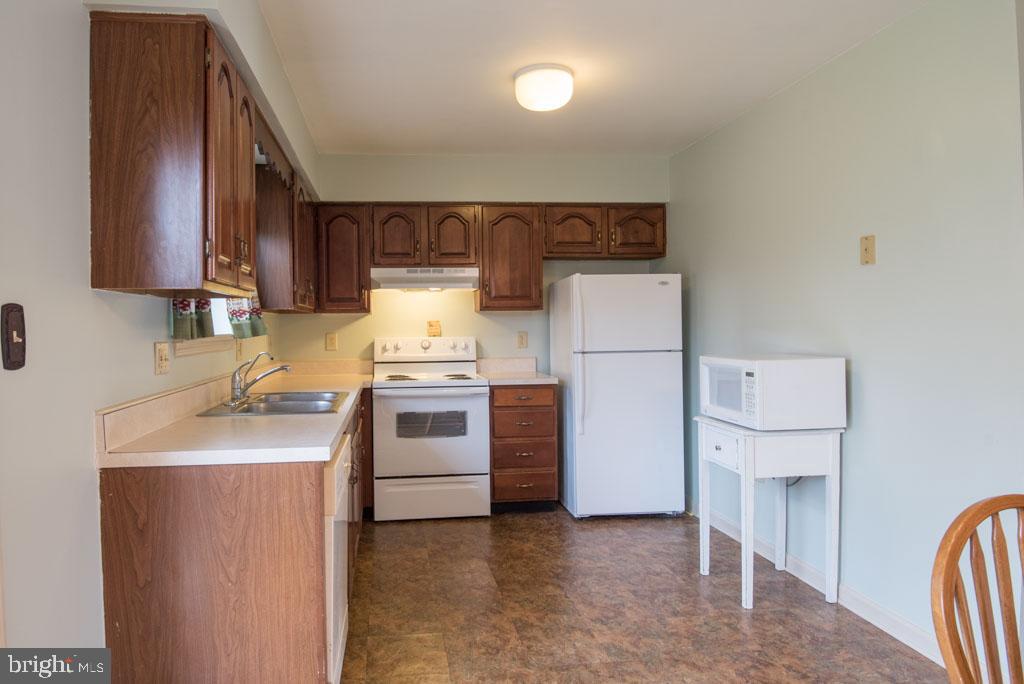 EASTWOOD MEADOWS - Residential