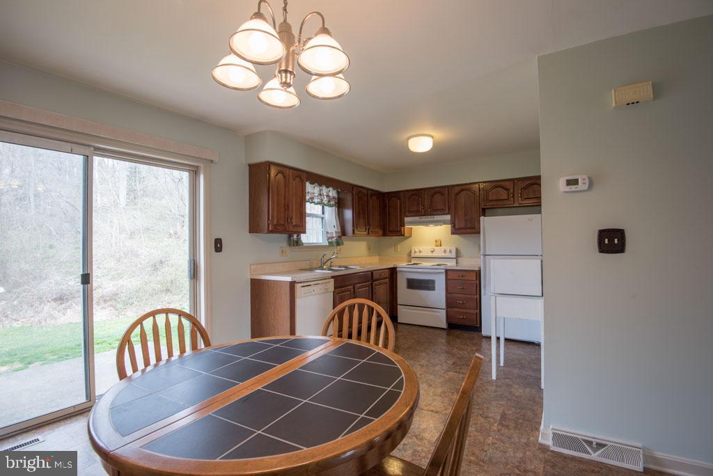 EASTWOOD MEADOWS - Residential