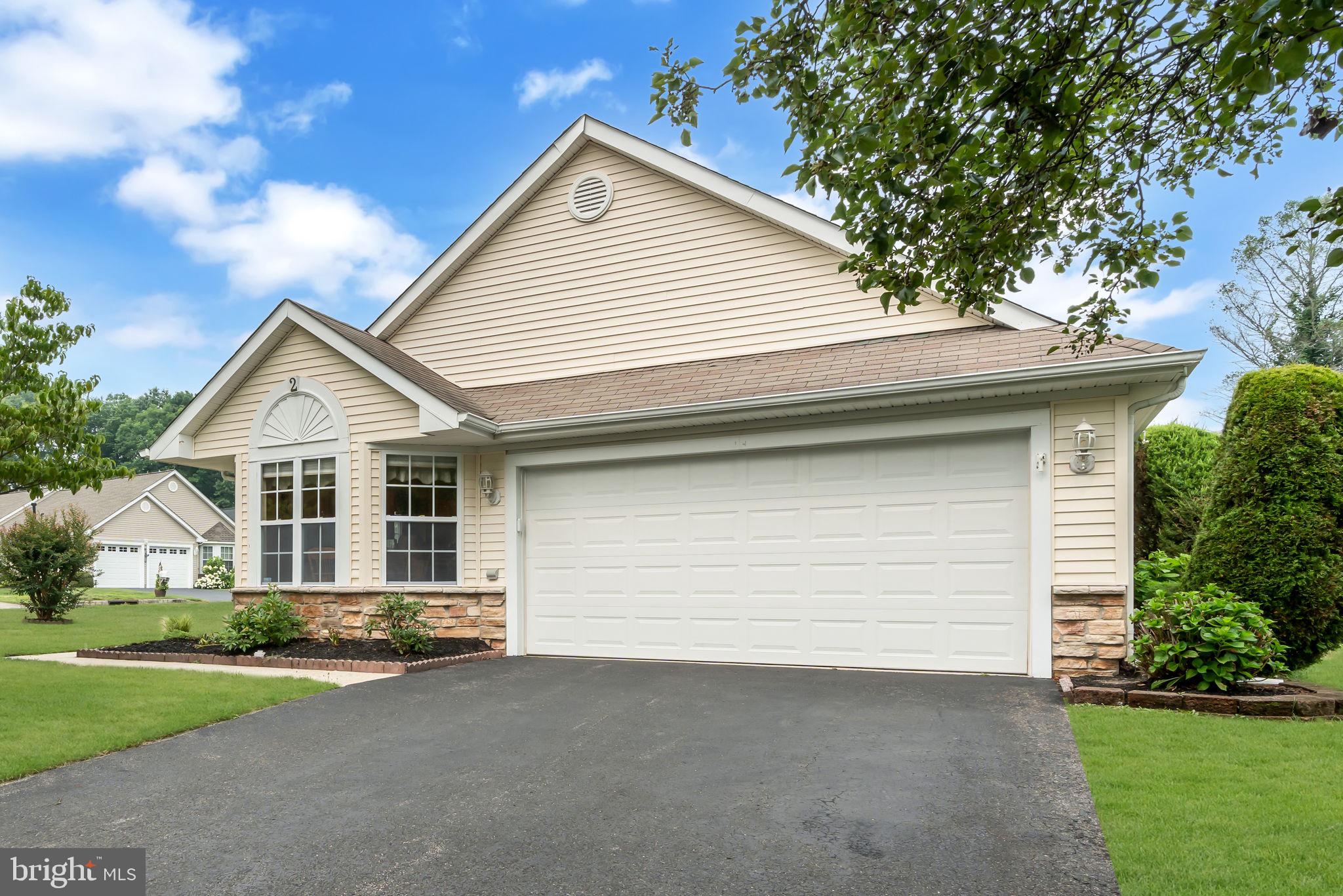2 WELLINGTON LANE